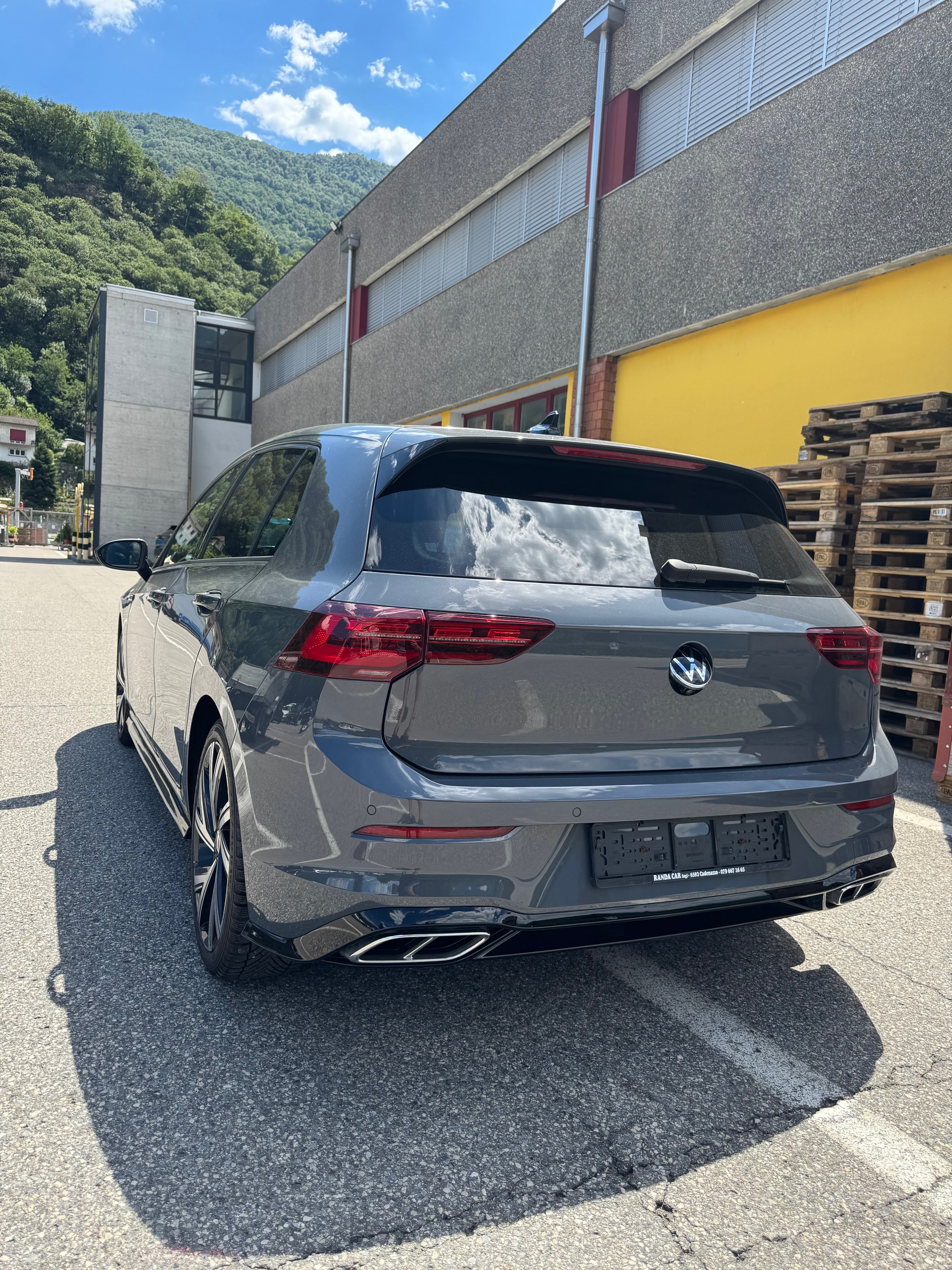 VW Golf 1.5 TSI R-Line-image-2