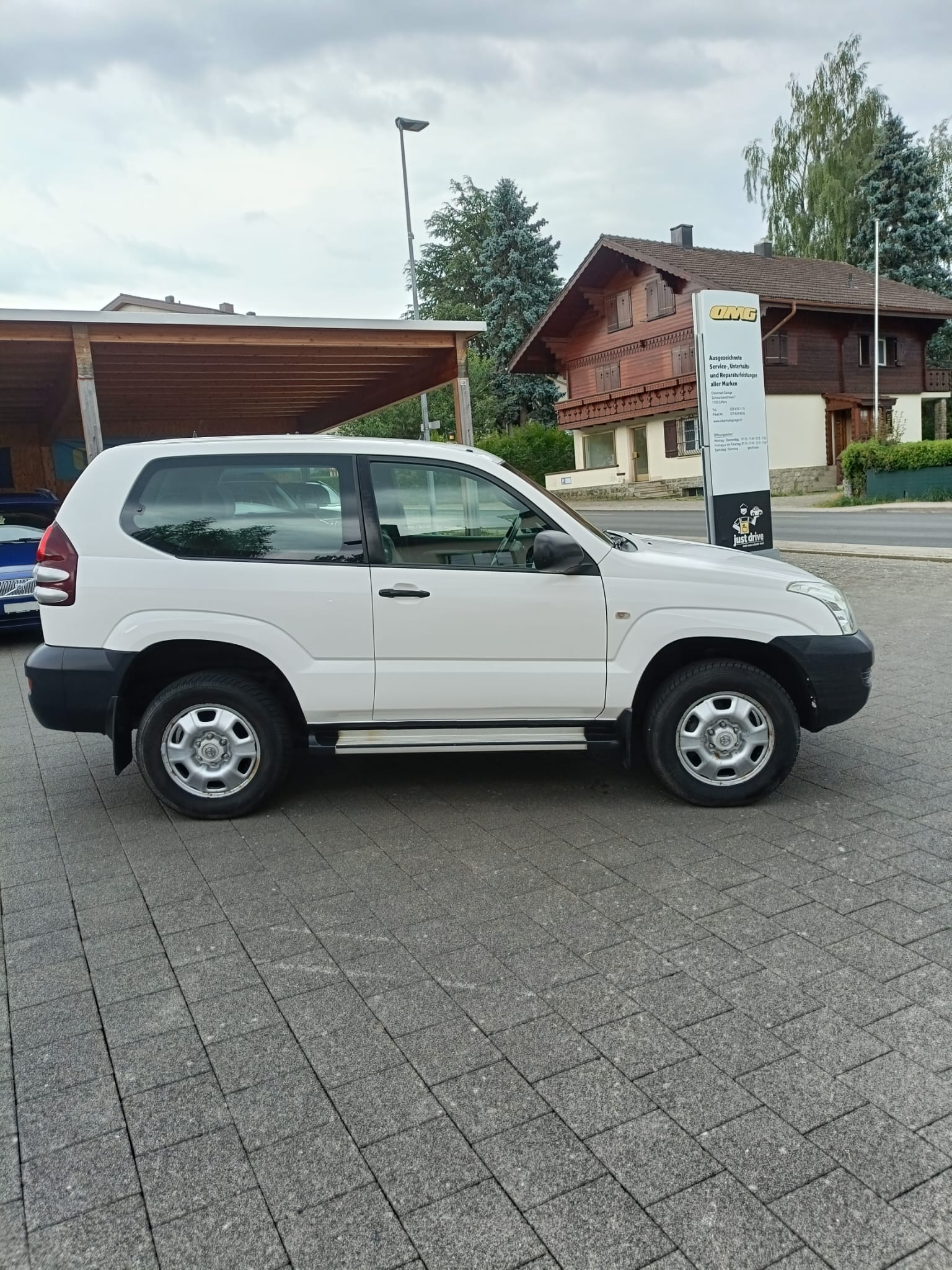 TOYOTA Land Cruiser 3.0 TD Linea Luna-image-2