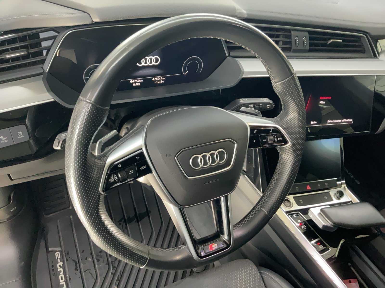 AUDI e-tron 55 Advanced Black Edition quattro-image-9