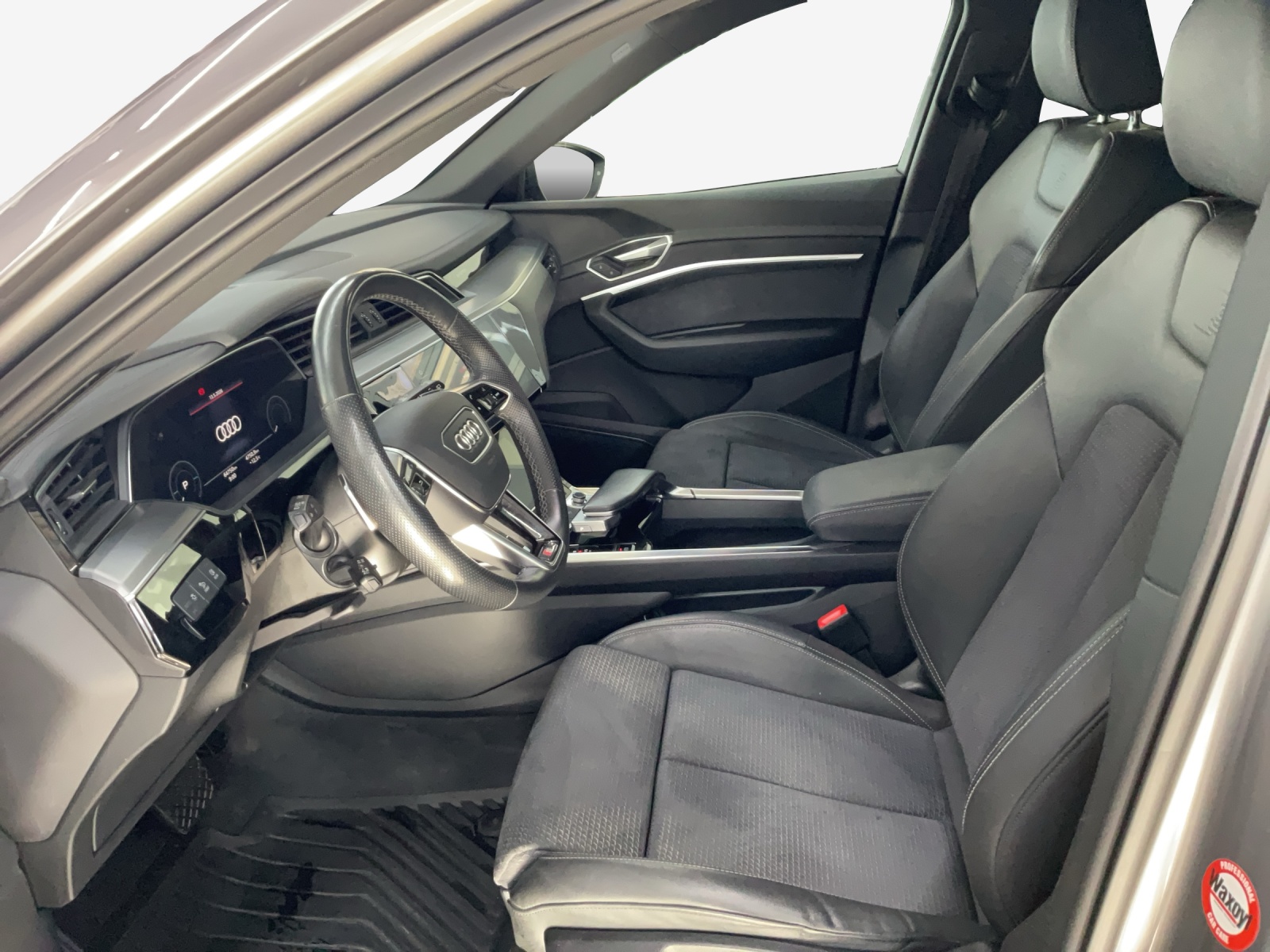 AUDI e-tron 55 Advanced Black Edition quattro-image-7
