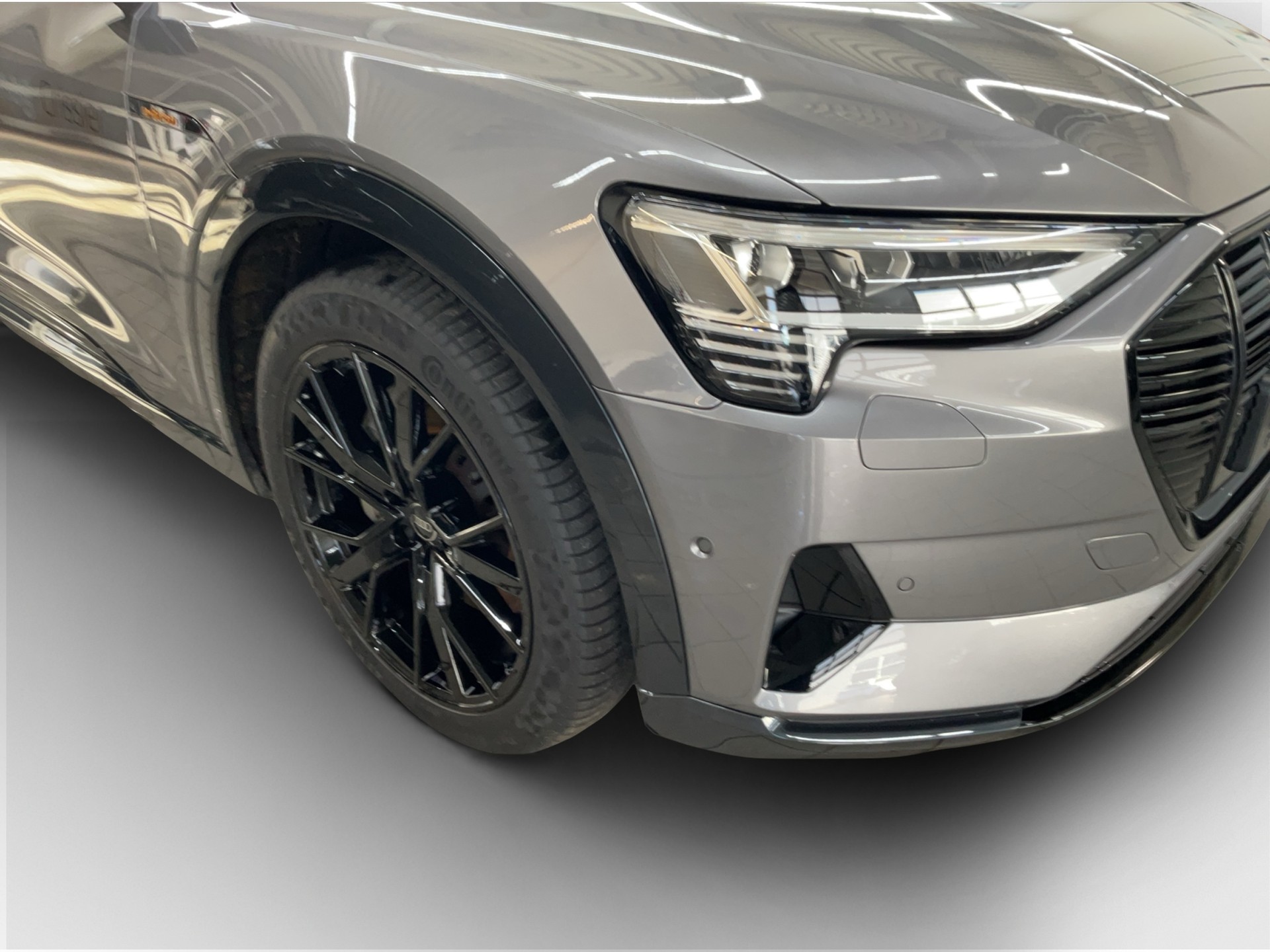 AUDI e-tron 55 Advanced Black Edition quattro-image-15
