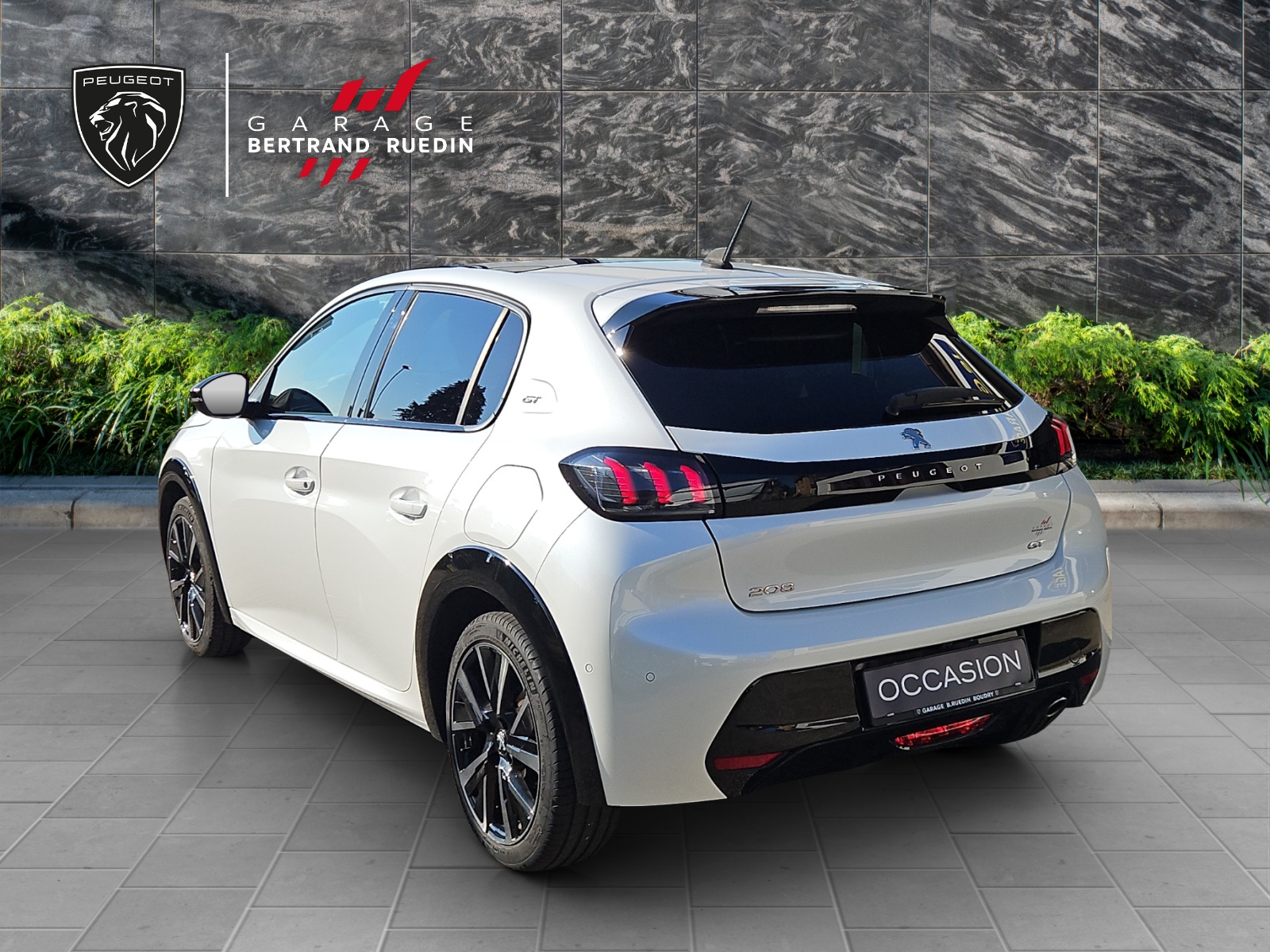 PEUGEOT 208 1.2 PureTech GT Pack-image-1