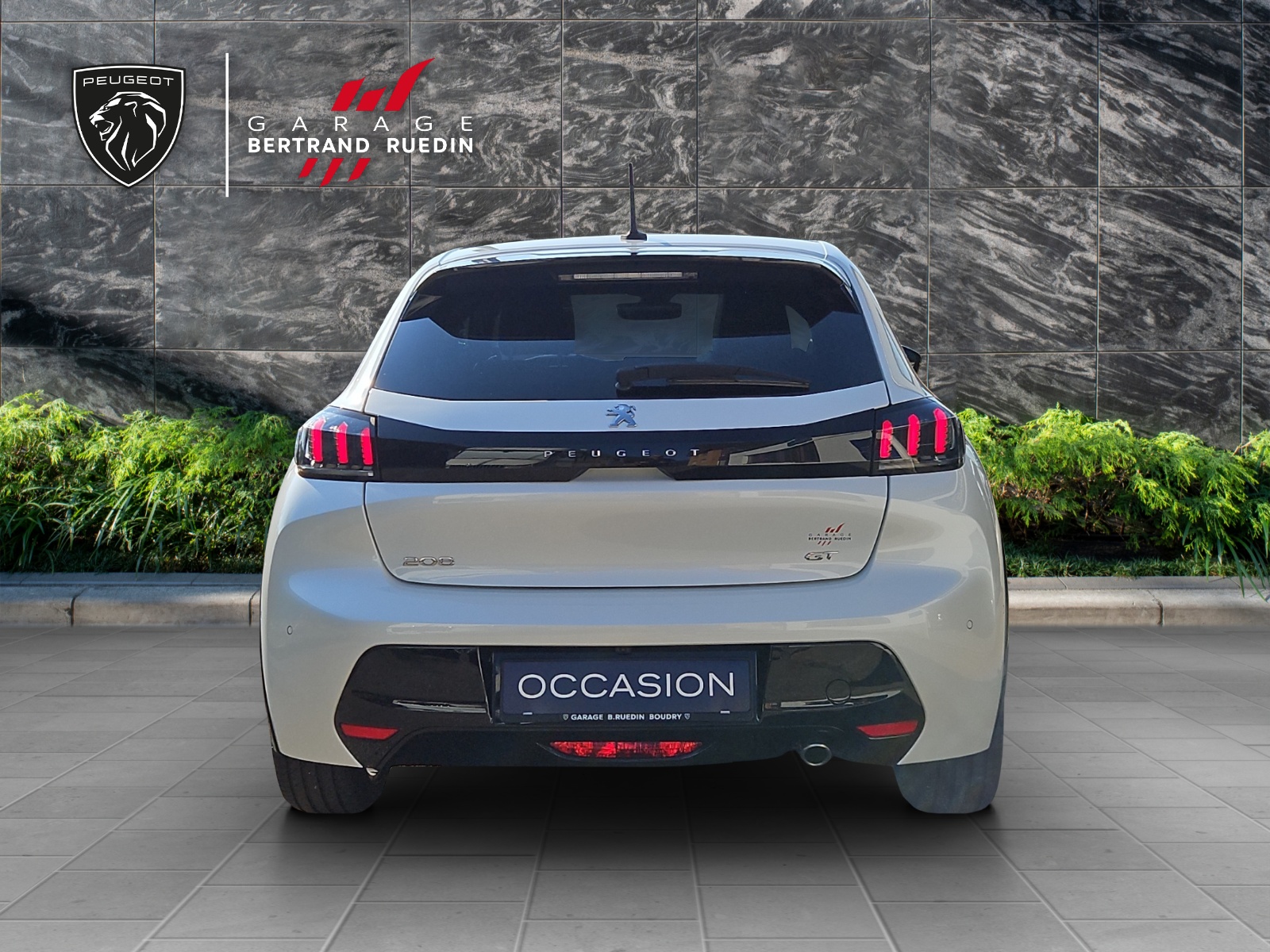 PEUGEOT 208 1.2 PureTech GT Pack-image-8