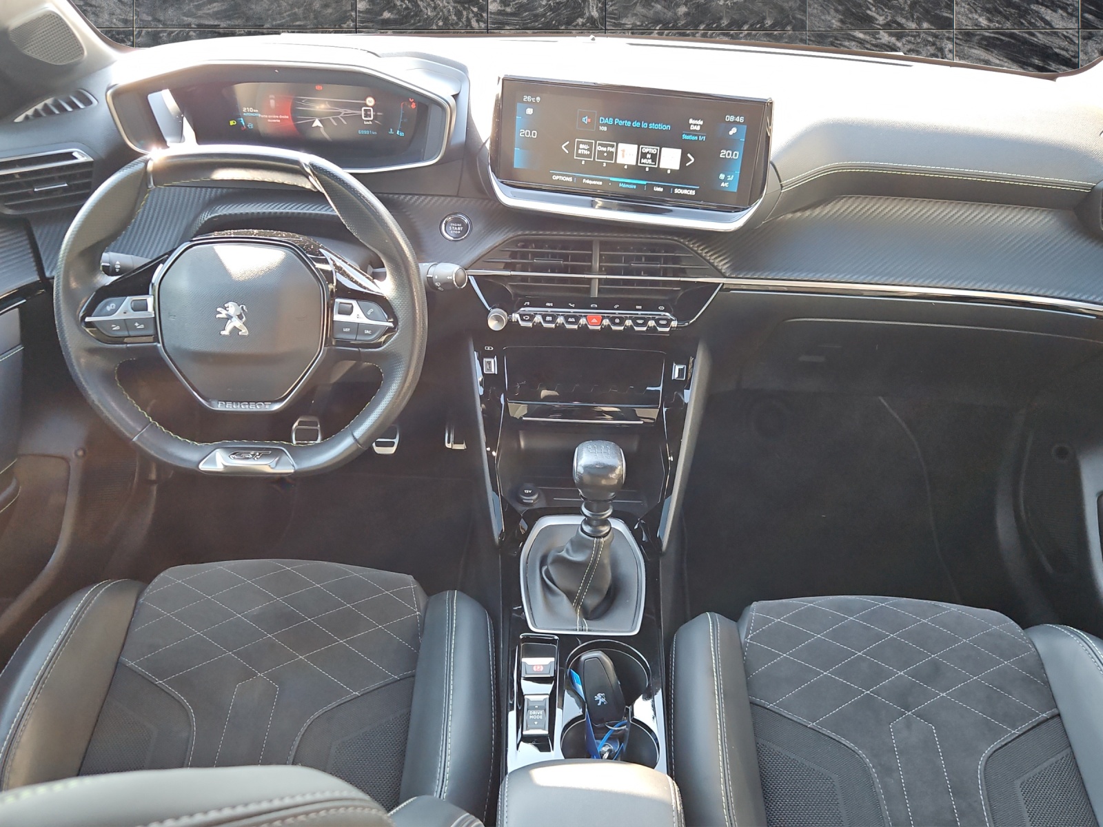 PEUGEOT 208 1.2 PureTech GT Pack-image-12