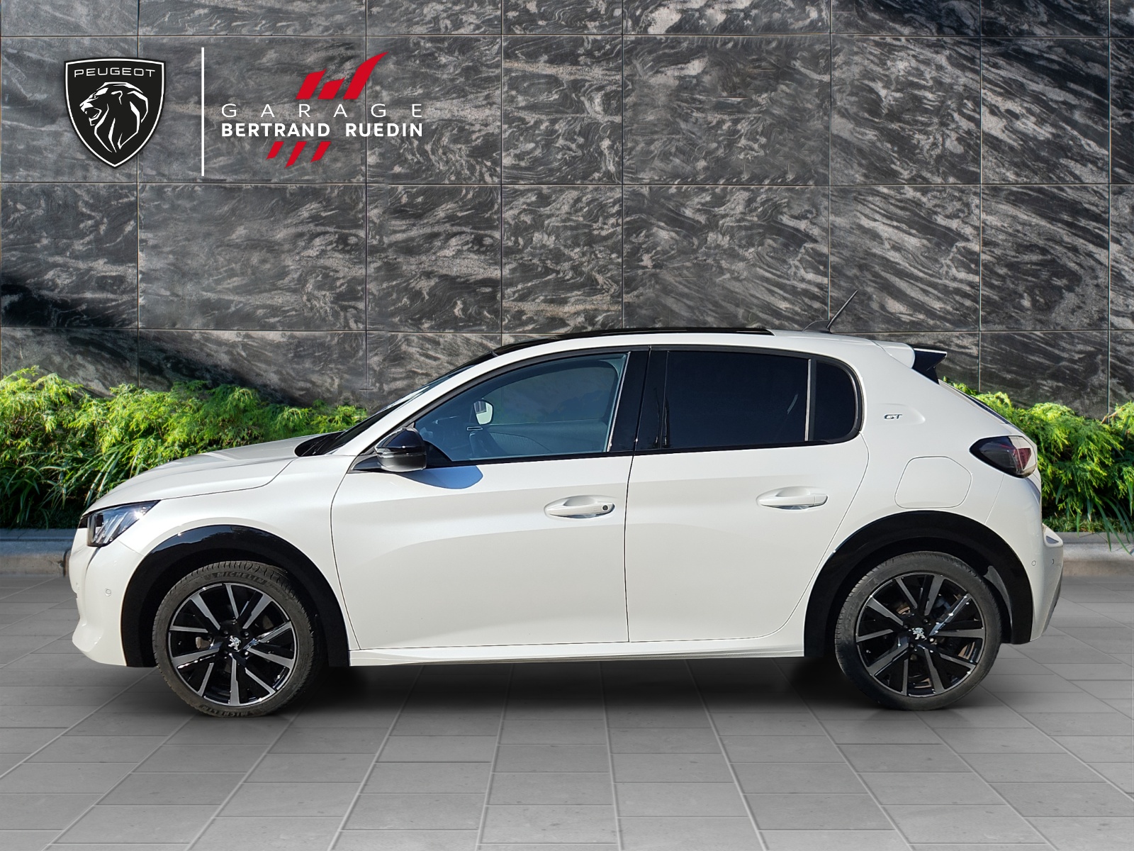 PEUGEOT 208 1.2 PureTech GT Pack-image-2