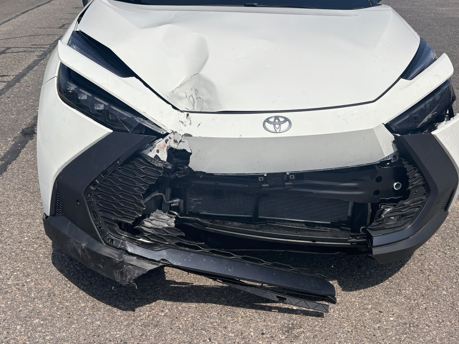 TOYOTA C-HR 2.0 PHEV CVT Swiss Edition-image-9