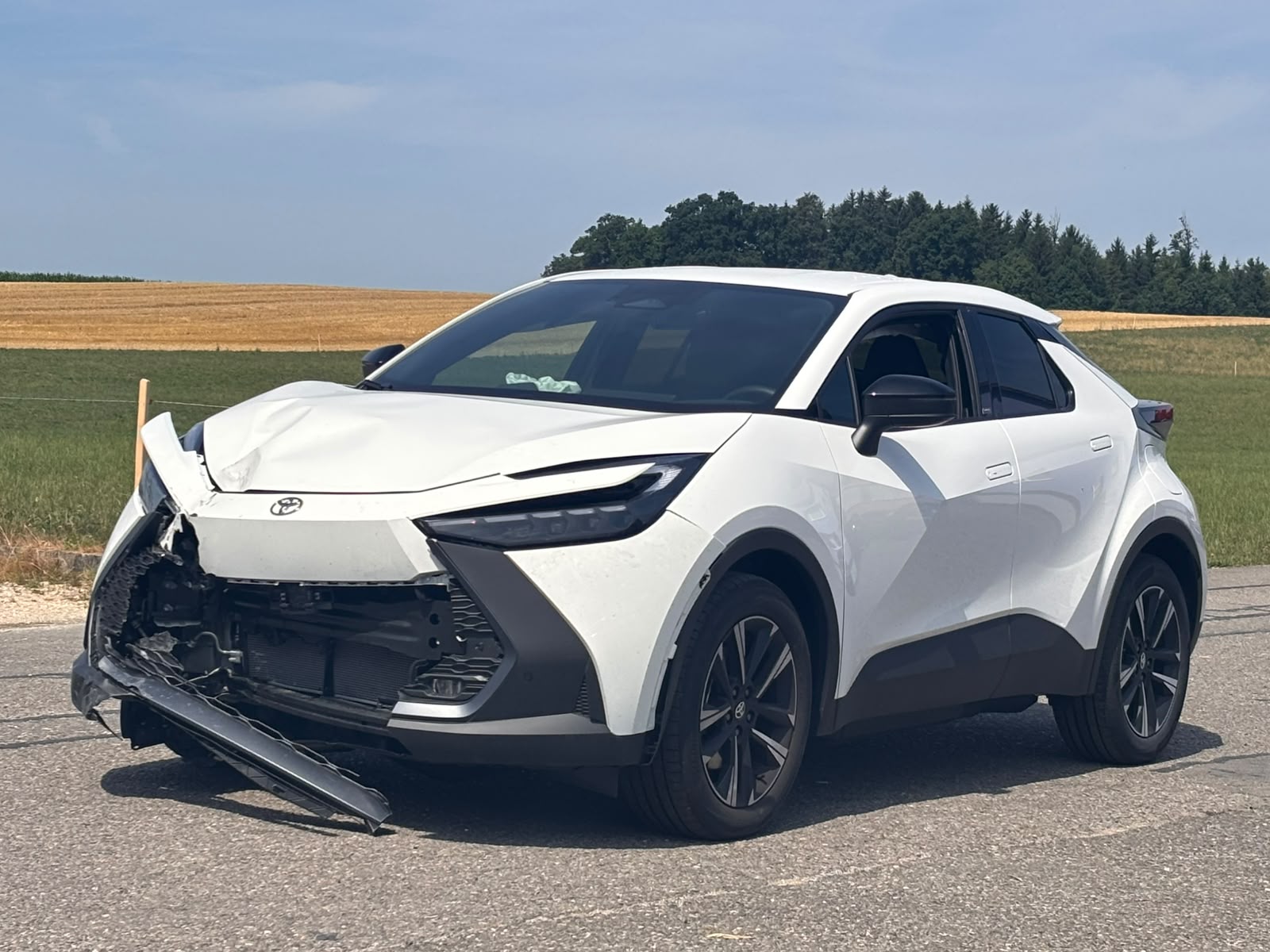 TOYOTA C-HR 2.0 PHEV CVT Swiss Edition-image-0