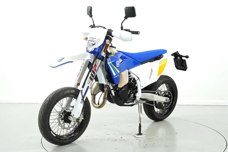HUSQVARNA TE 300i 2t Heritage Supermoto-showroom-element-2