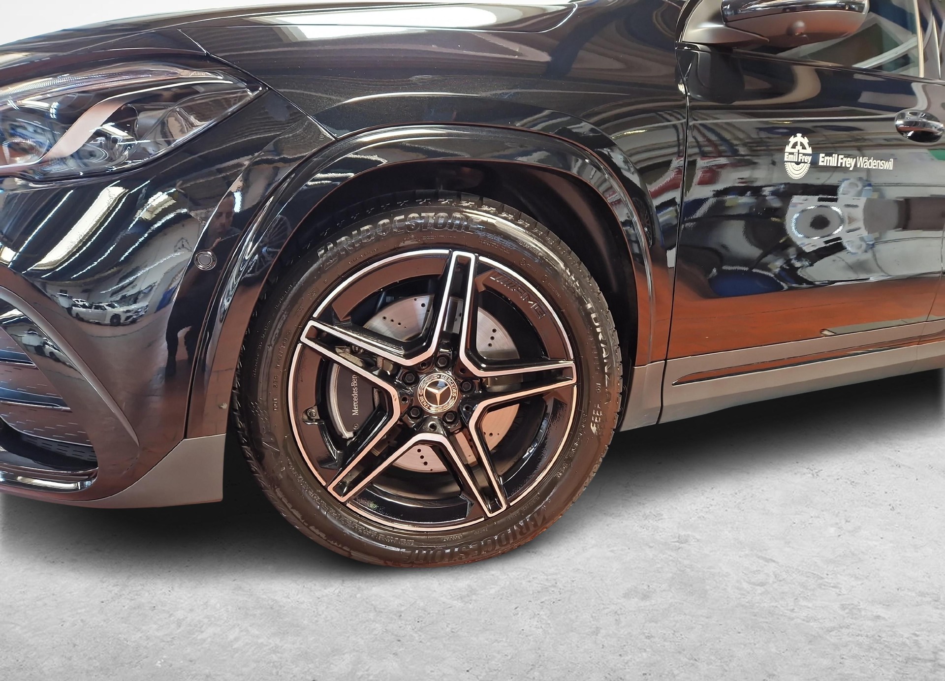 MERCEDES-BENZ GLA 250 4MATIC Swiss Star AMG Line-image-10