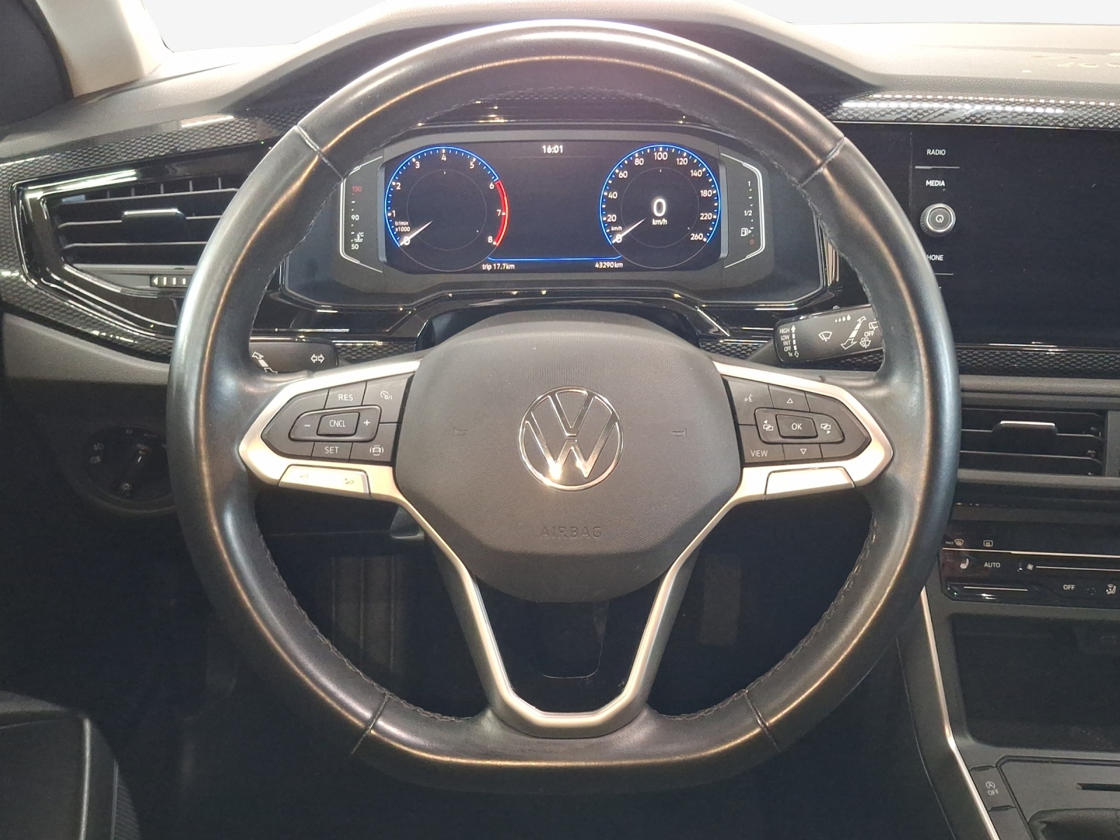 VW Taigo 1.0 TSI Life-image-9