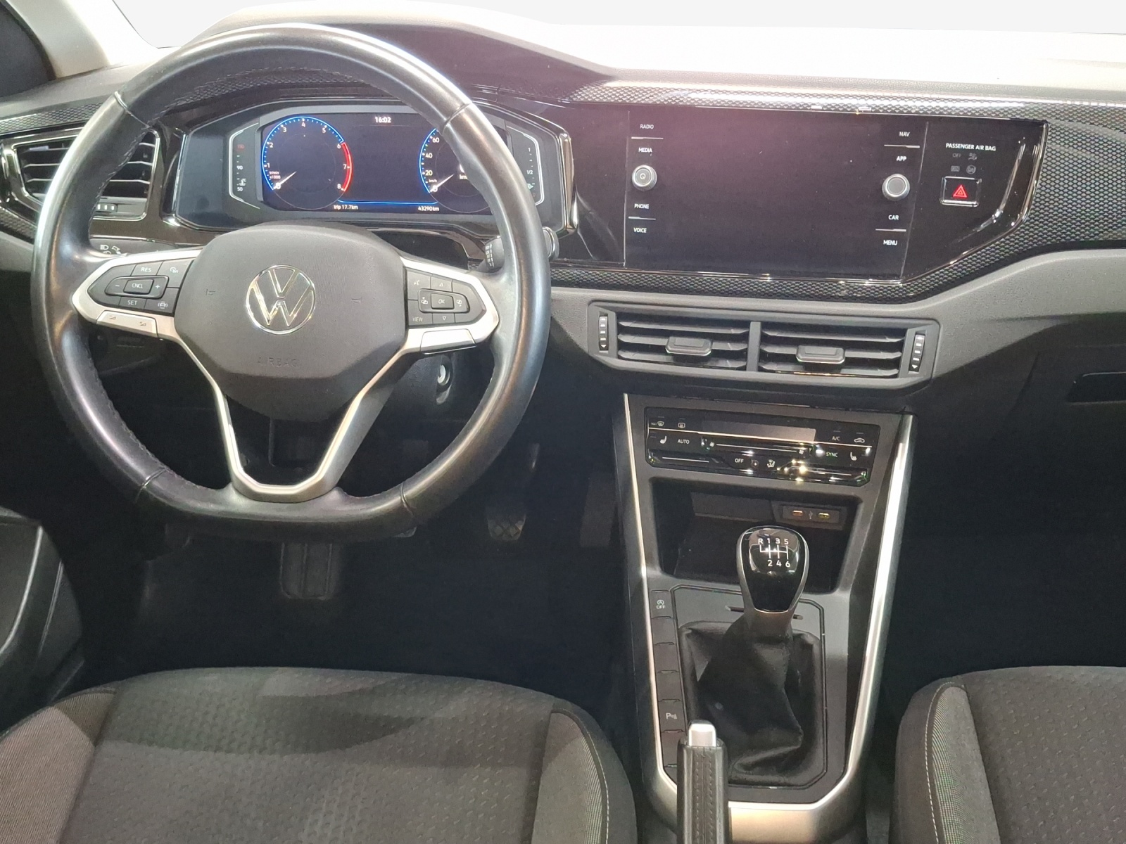 VW Taigo 1.0 TSI Life-image-8