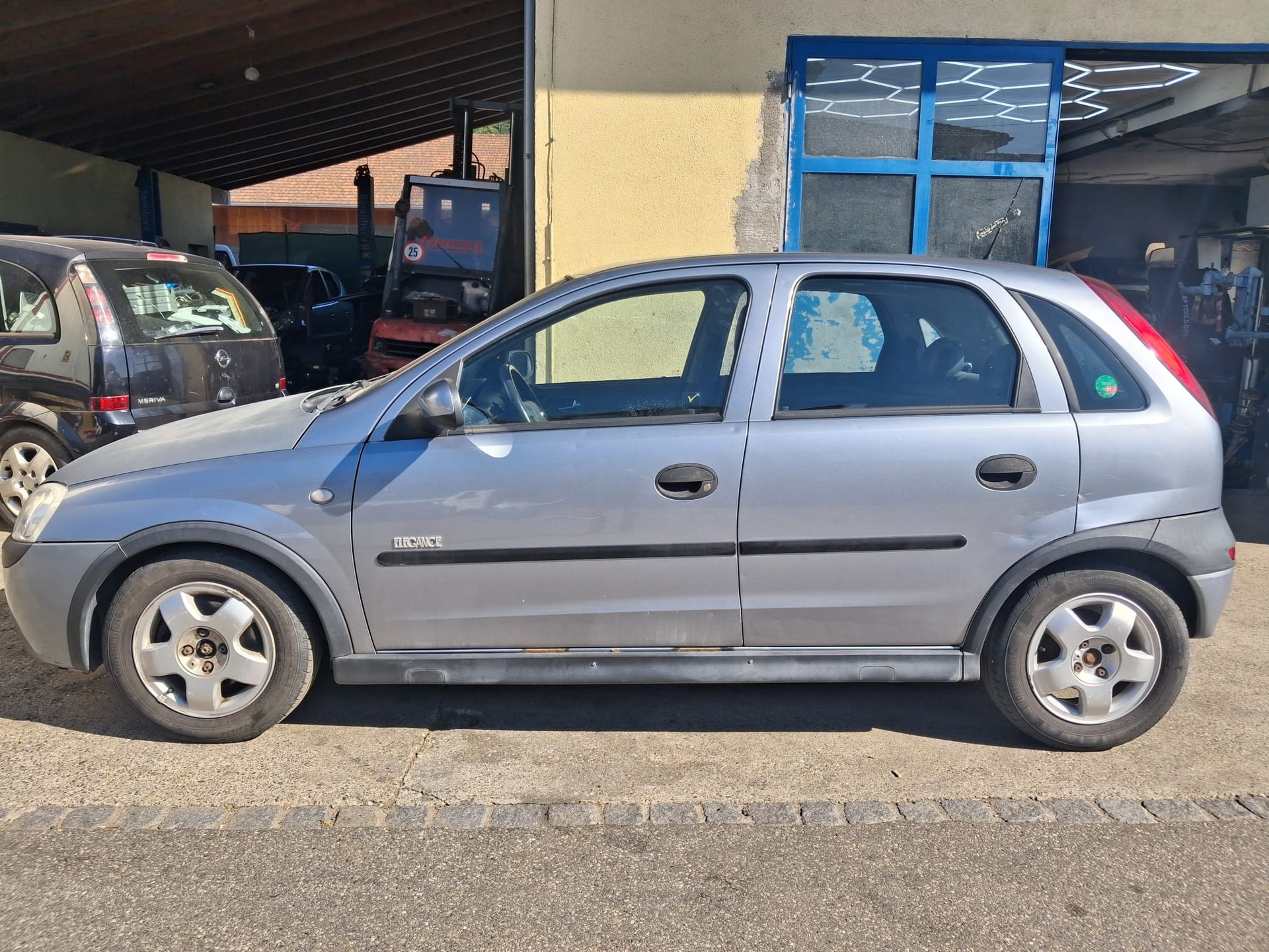 OPEL Corsa 1.7 DTi Elegance-image-7