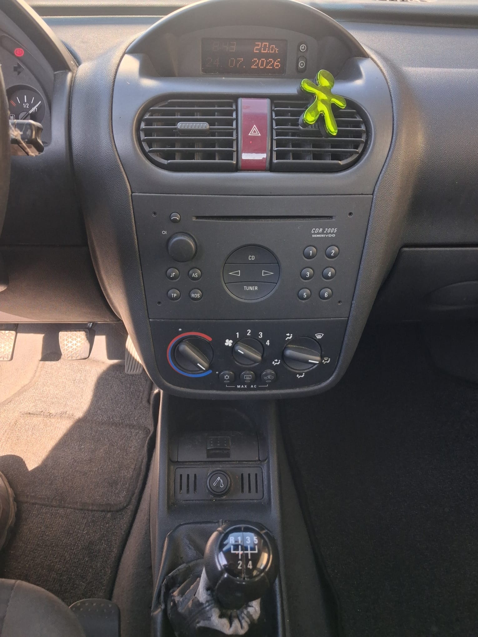 OPEL Corsa 1.7 DTi Elegance-image-9