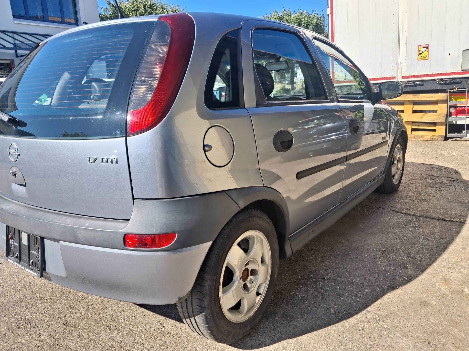 OPEL Corsa 1.7 DTi Elegance-image-4