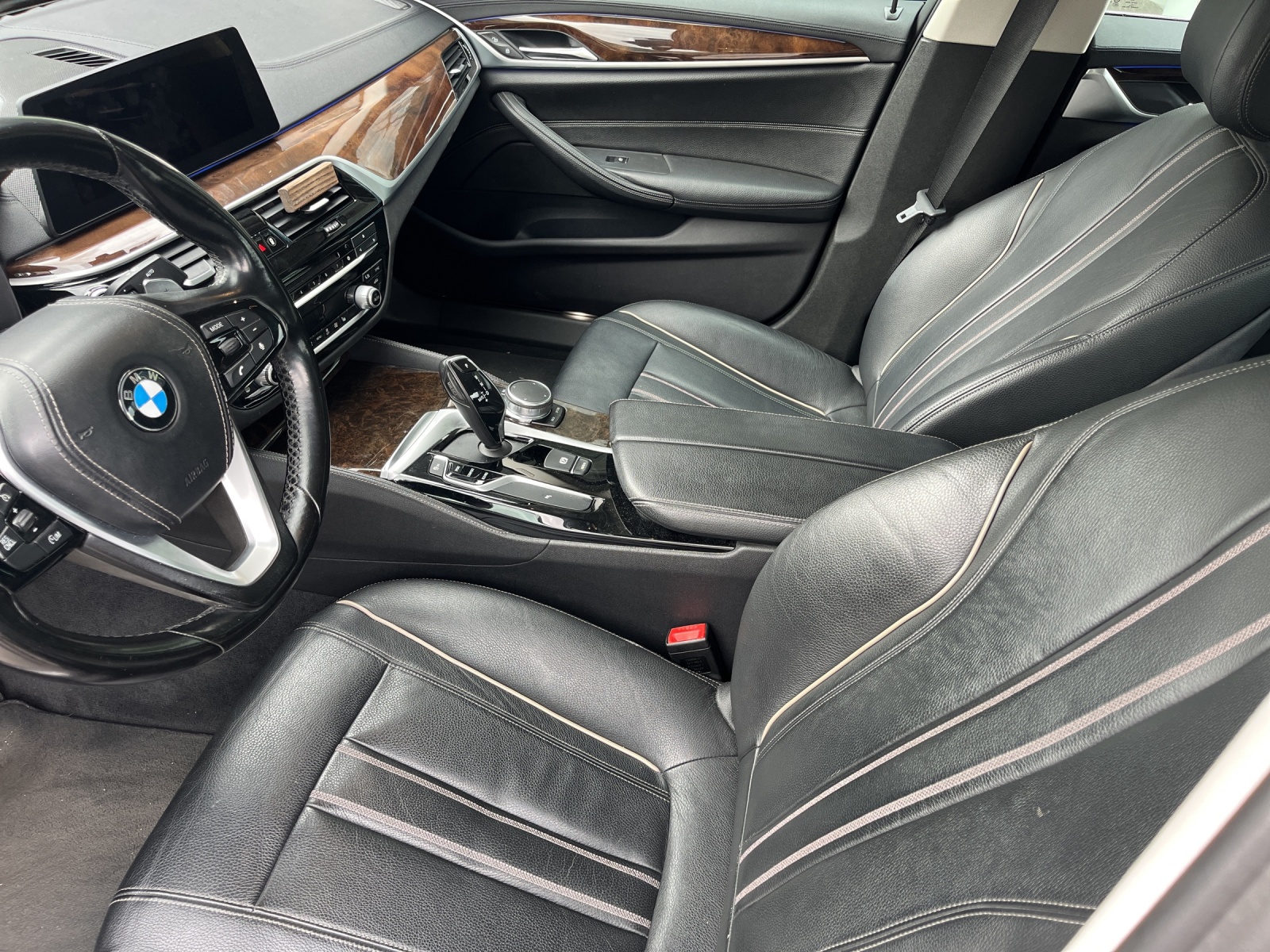 BMW 520d xDrive paddles-image-7