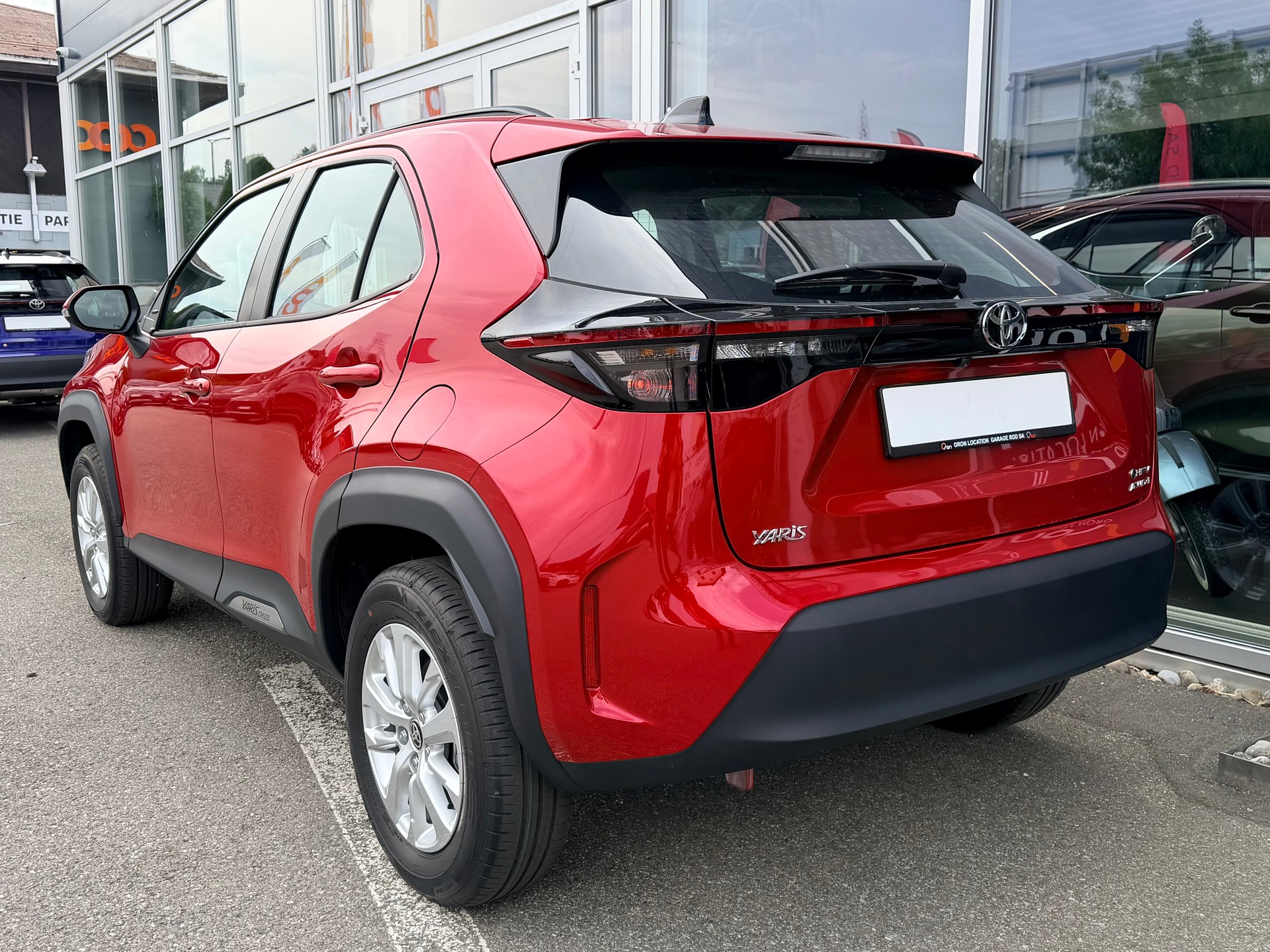 TOYOTA Yaris Cross 1.5 Comfort AWDi e-CVT-image-3