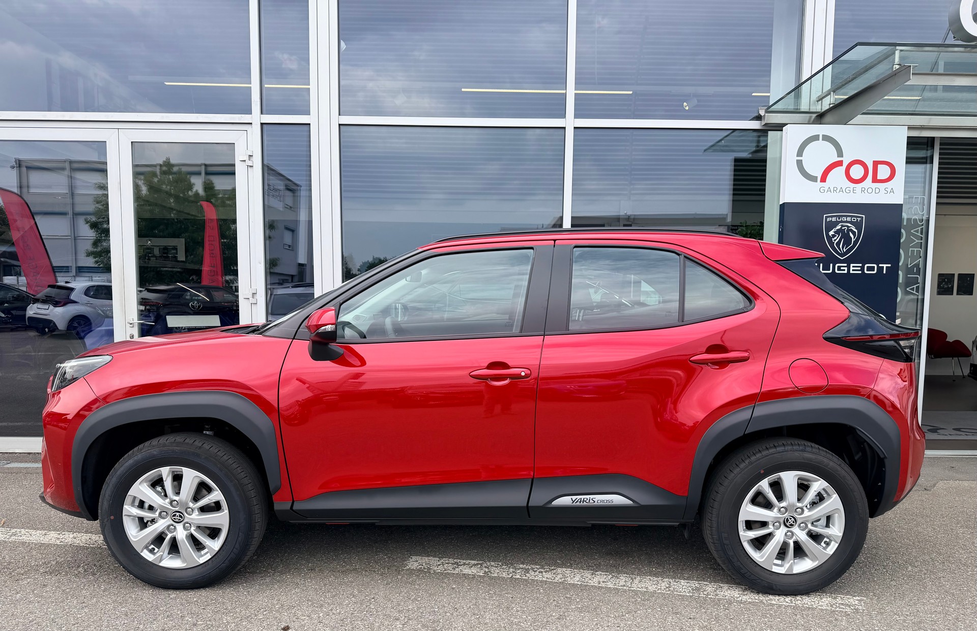 TOYOTA Yaris Cross 1.5 Comfort AWDi e-CVT-image-2