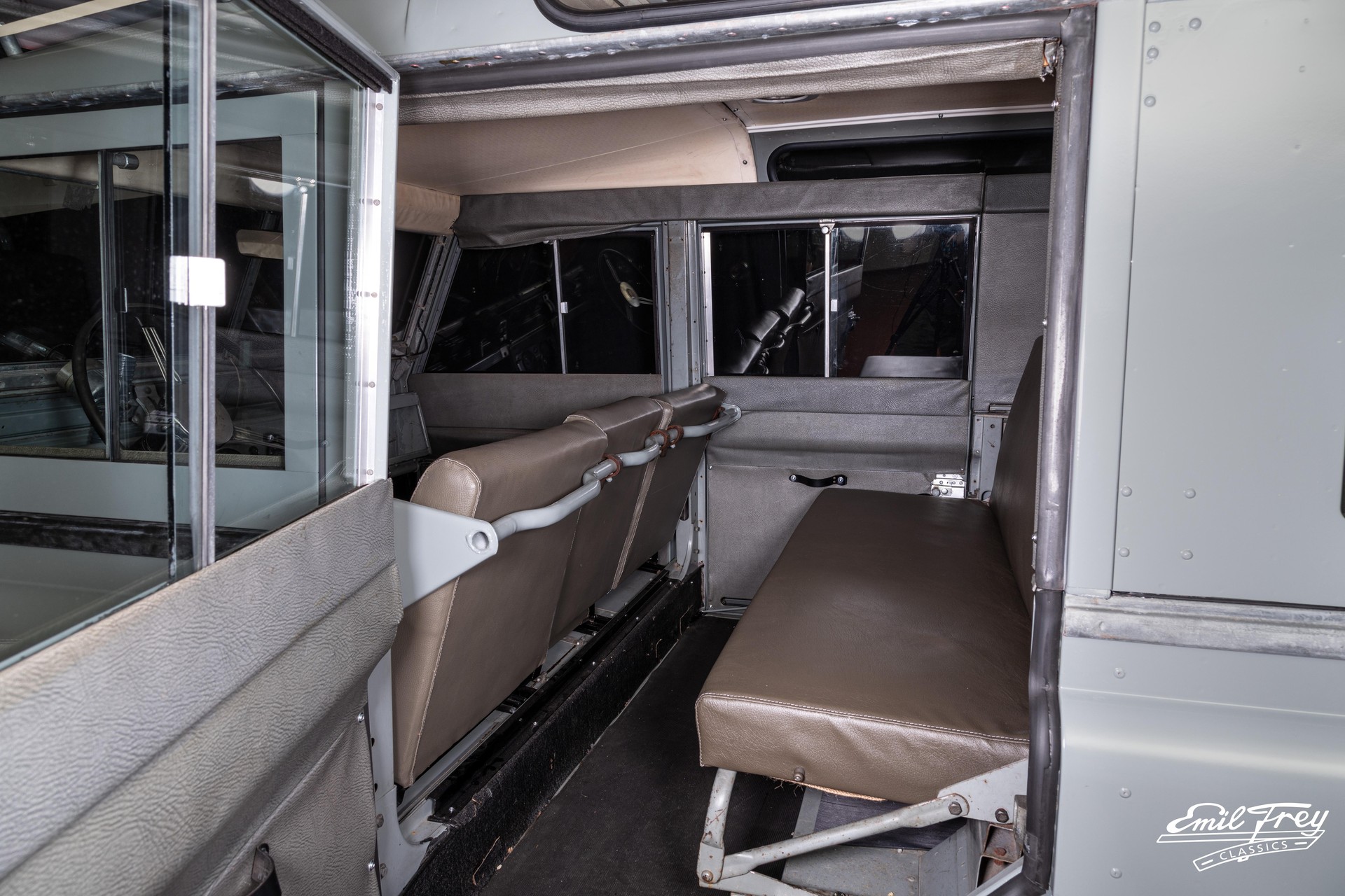 LAND ROVER 109 Serie II-image-5
