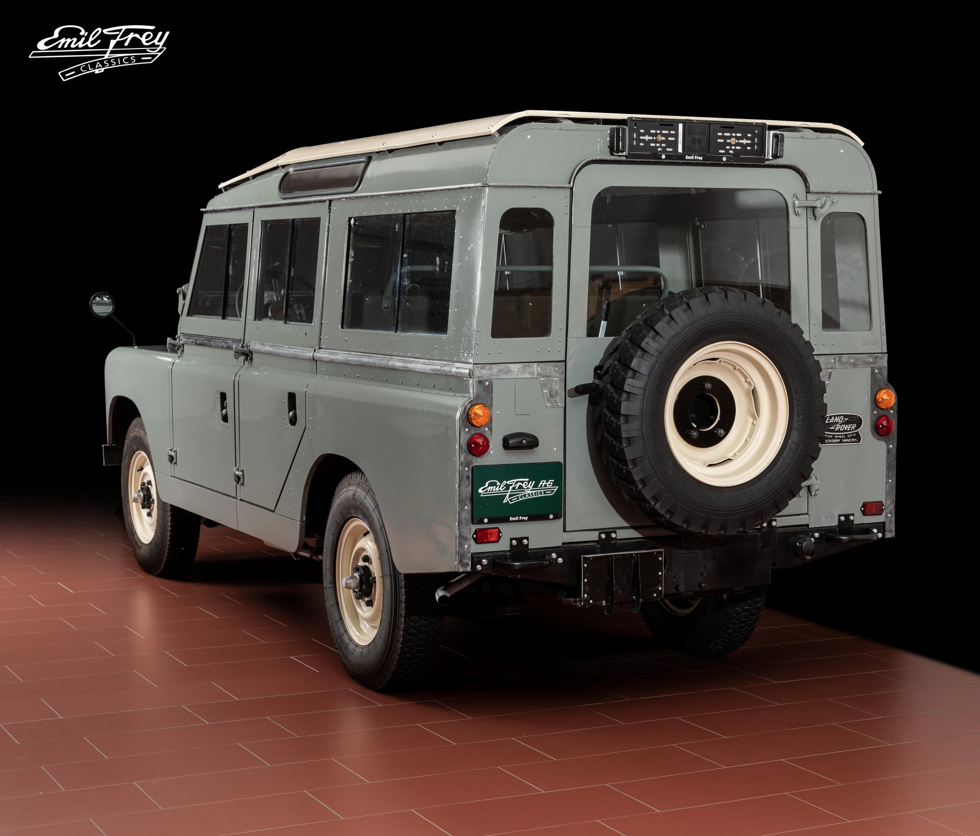 LAND ROVER 109 Serie II-image-2
