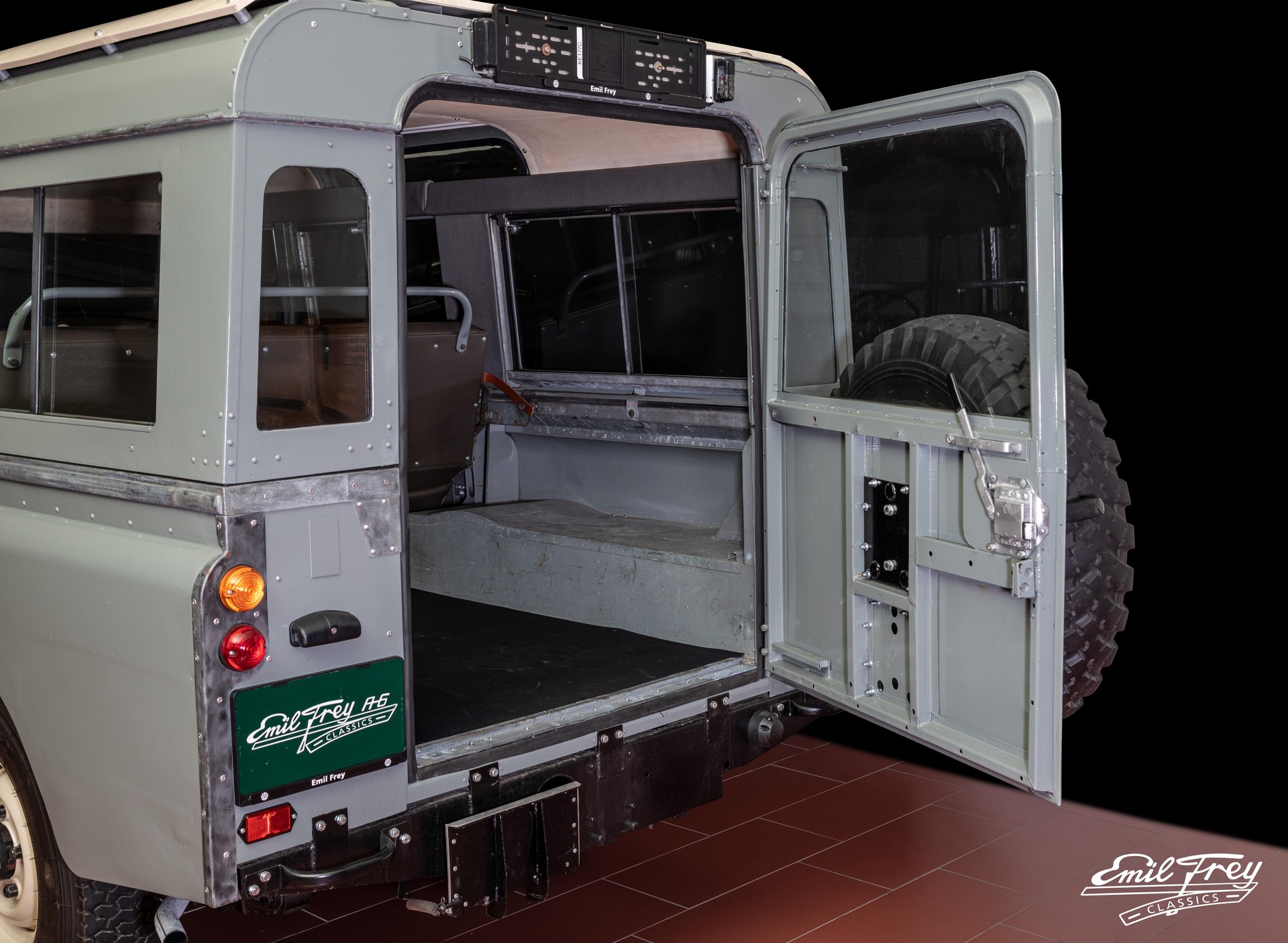 LAND ROVER 109 Serie II-image-3
