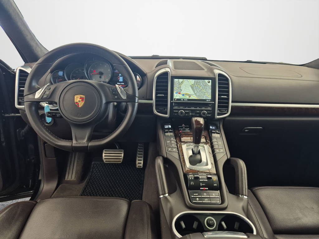 PORSCHE Cayenne 4.8 V8 GTS TipT-image-10