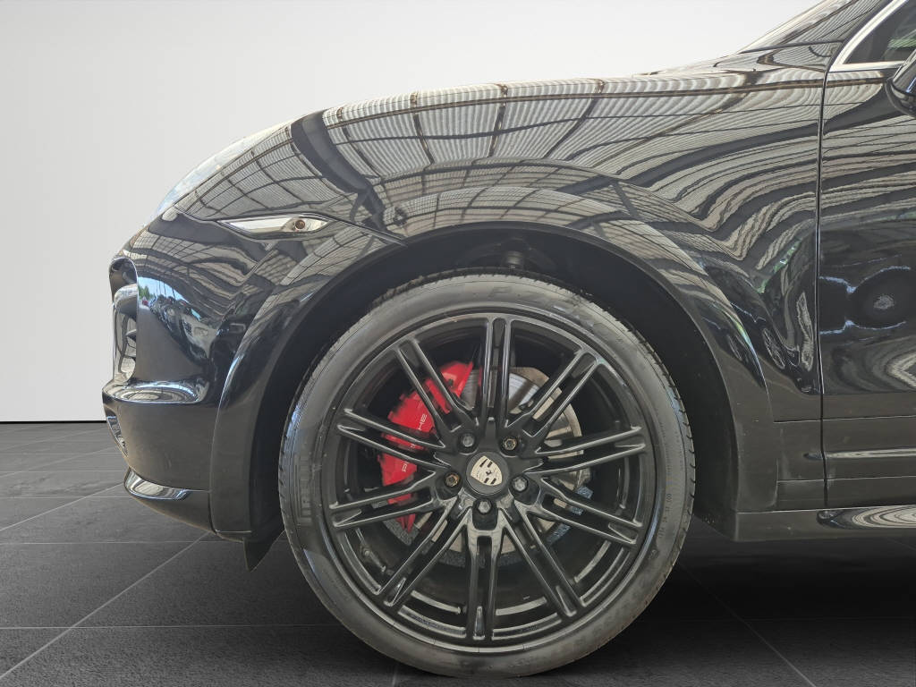 PORSCHE Cayenne 4.8 V8 GTS TipT-image-15