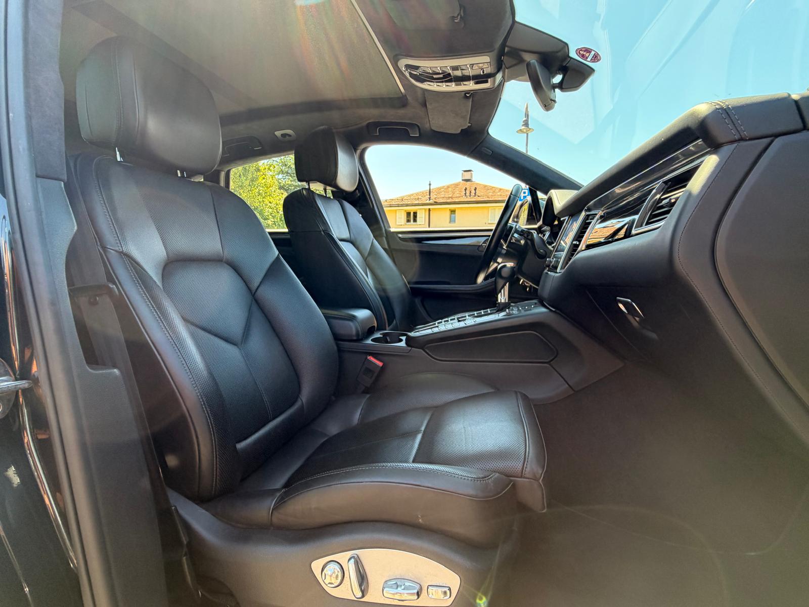 PORSCHE Macan Turbo Performance PDK-image-13