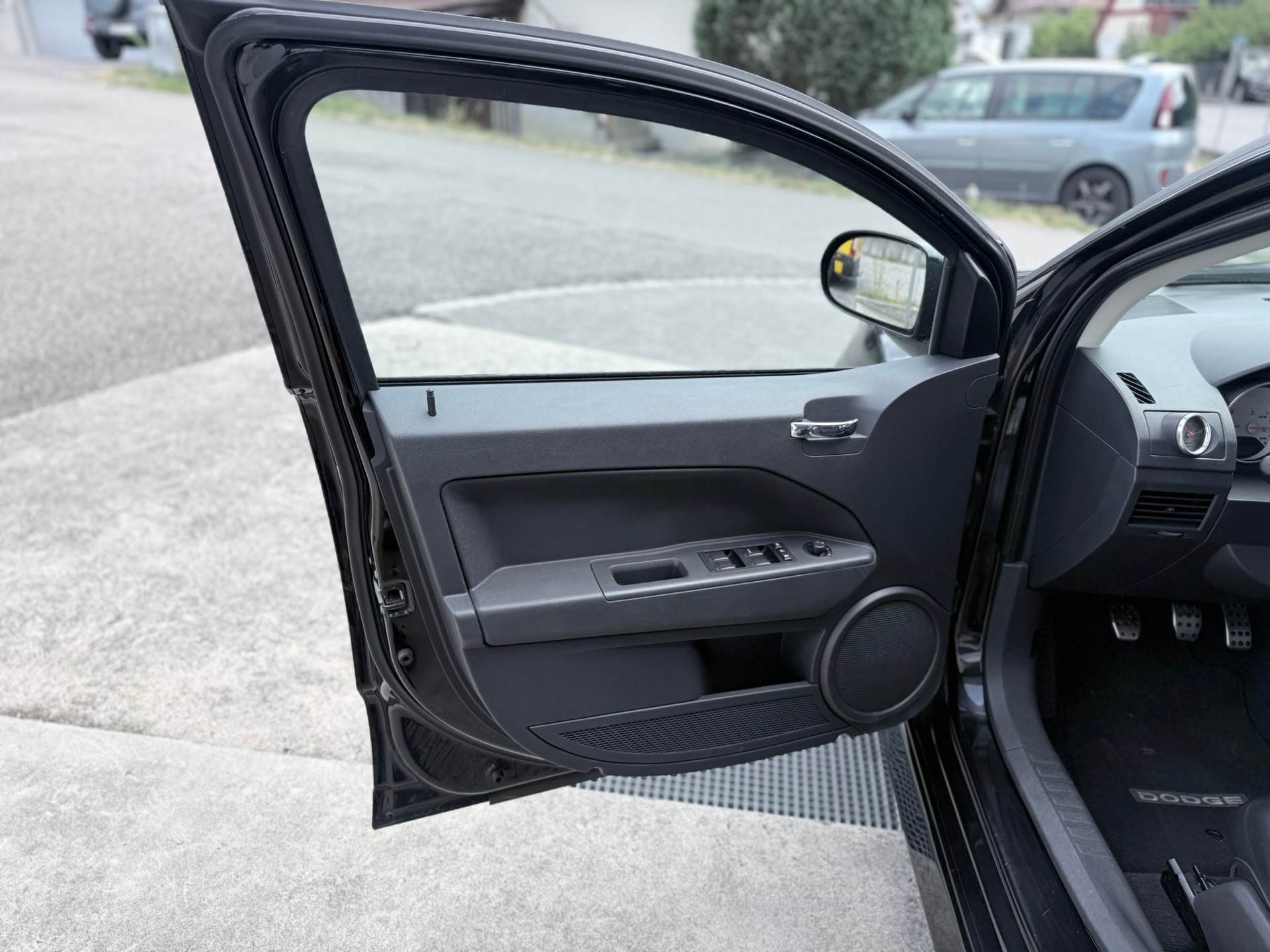 DODGE Caliber 2.4 SRT4-image-12