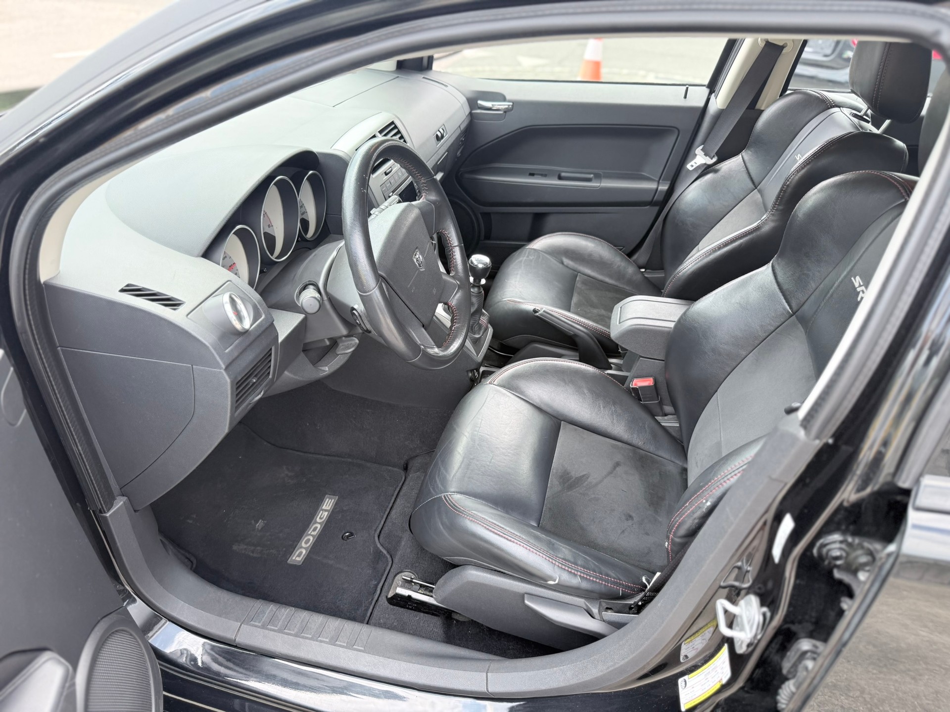 DODGE Caliber 2.4 SRT4-image-13