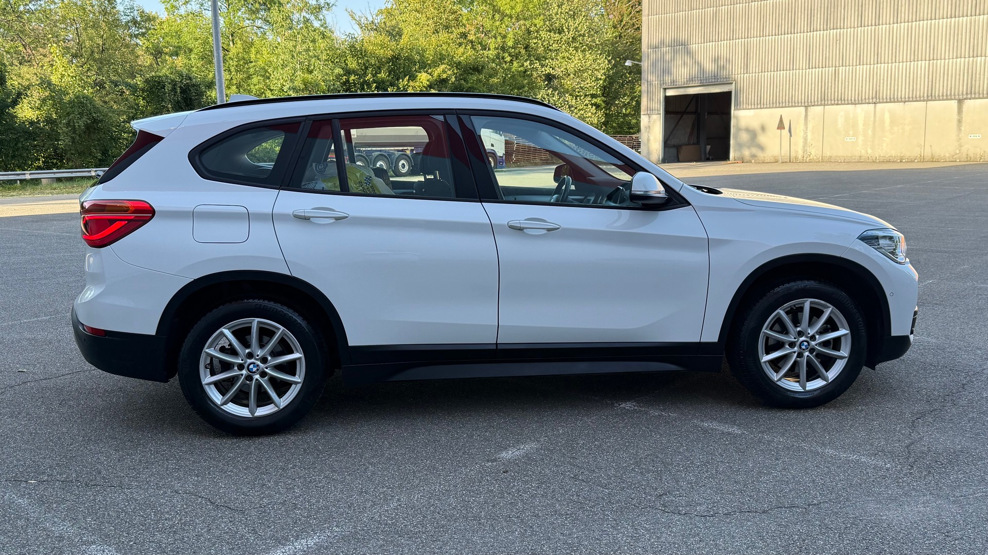 BMW X1 sDrive 18i Steptronic DSK-image-6
