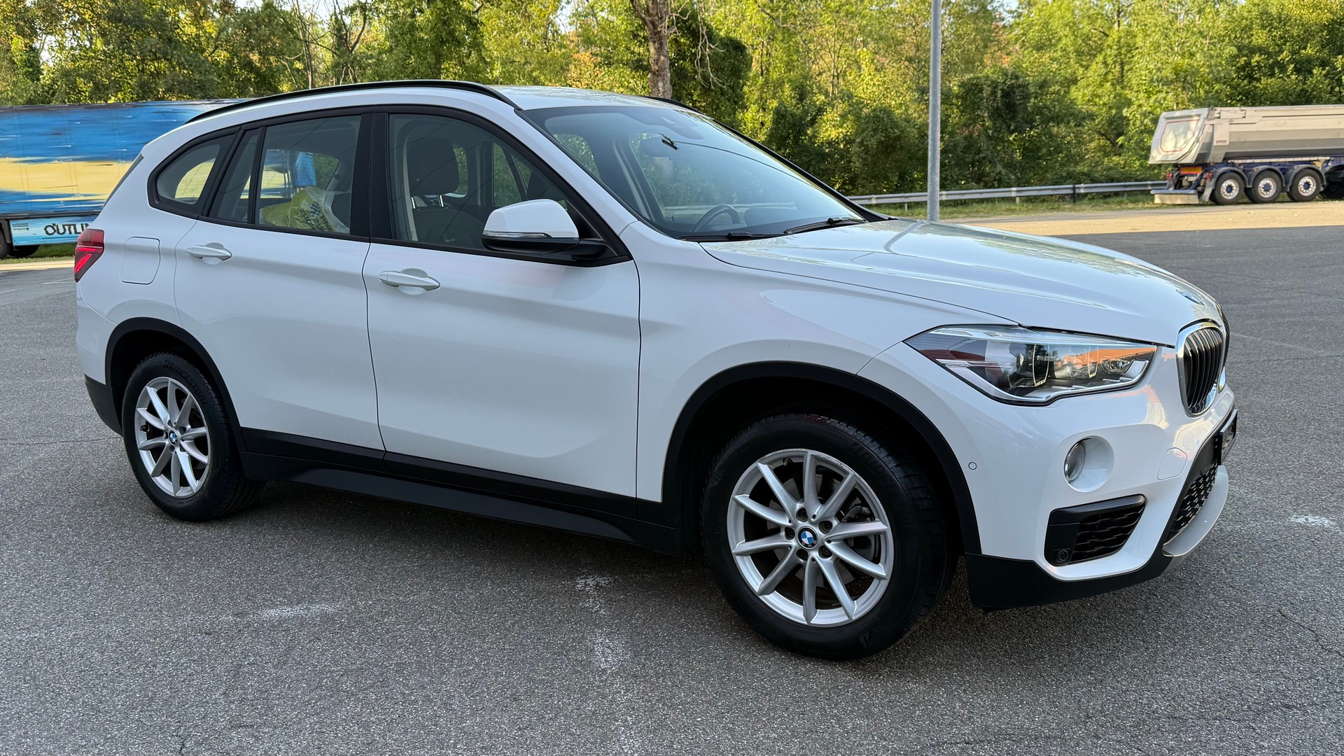 BMW X1 sDrive 18i Steptronic DSK-image-10