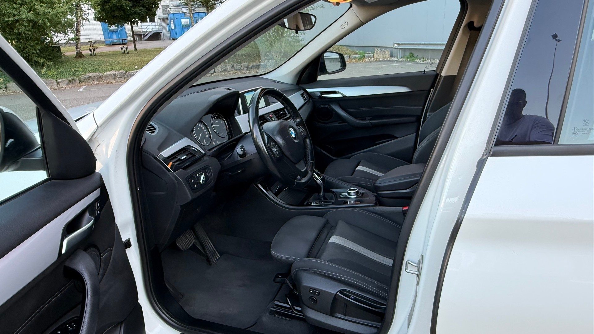 BMW X1 sDrive 18i Steptronic DSK-image-12