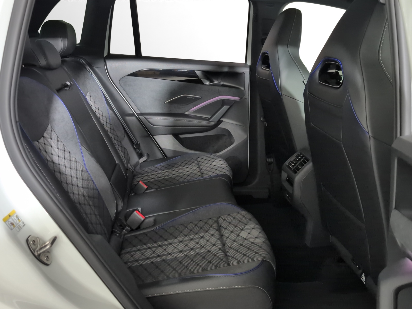 VW Tiguan 2.0 TSI DSG R-Line United 4Motion-image-8
