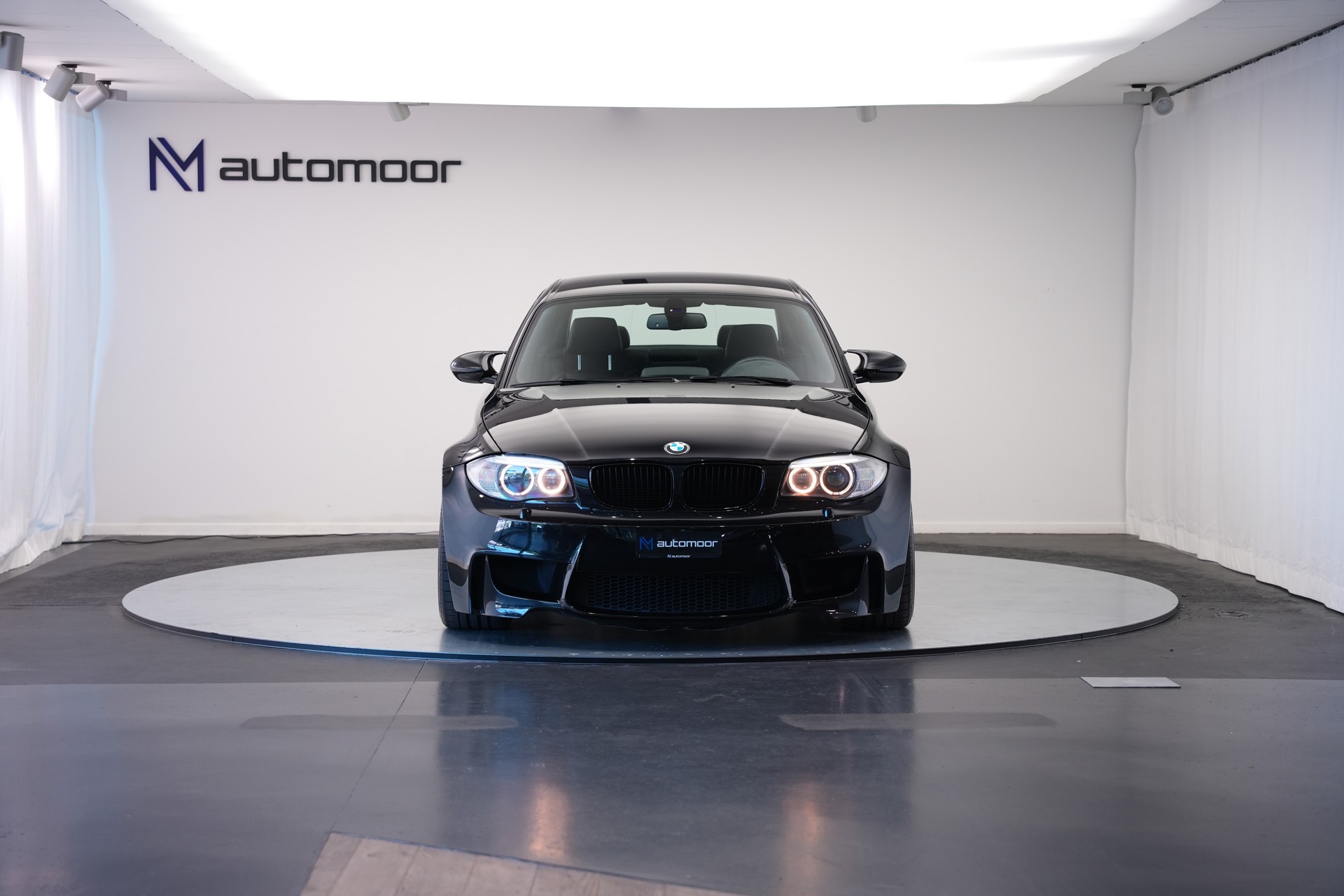 BMW 1er M Coupé *CH-Fahrzeug* *Eisenmann Abgasanlage*-showroom-element-1