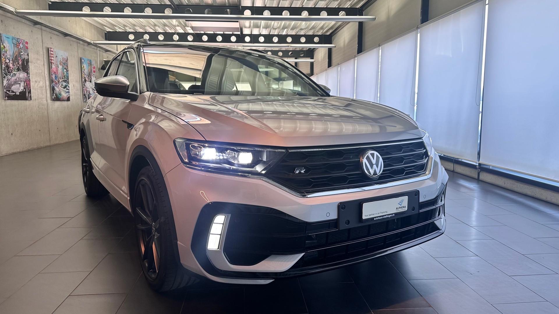 VW T-Roc 2.0 TSI R DSG 4motion-image-2