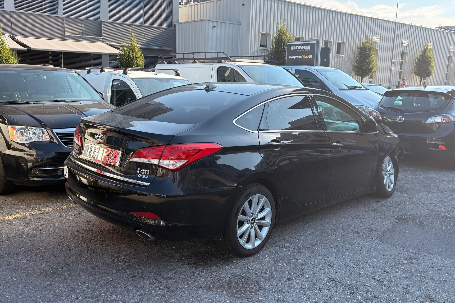 HYUNDAI i40 1.7 CRDI Premium Automatic-image-2