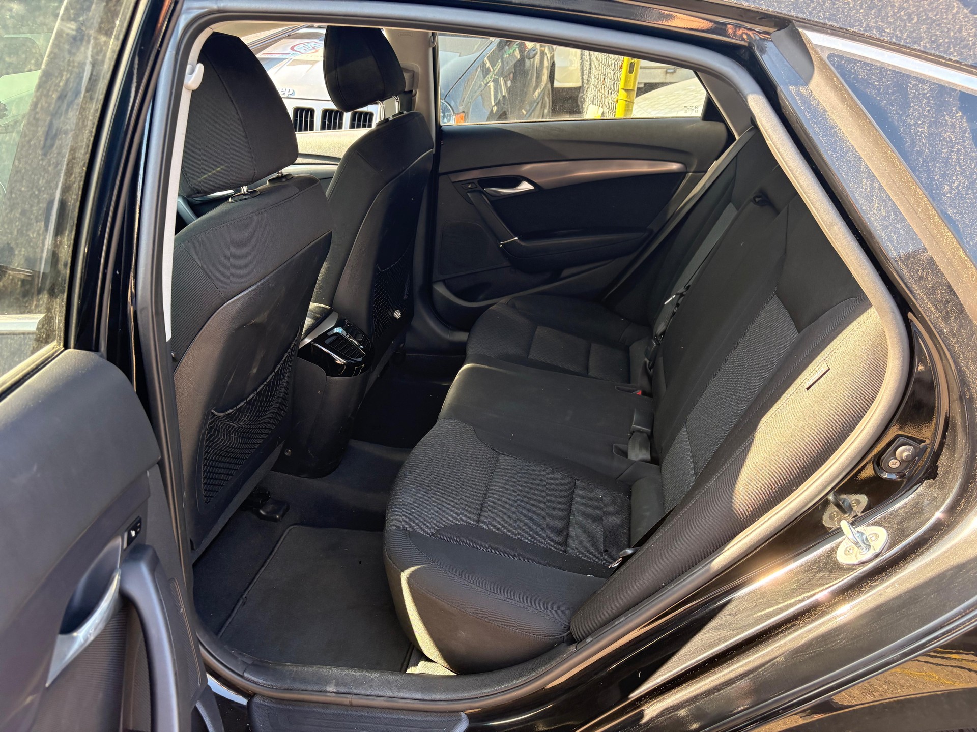 HYUNDAI i40 1.7 CRDI Premium Automatic-image-10