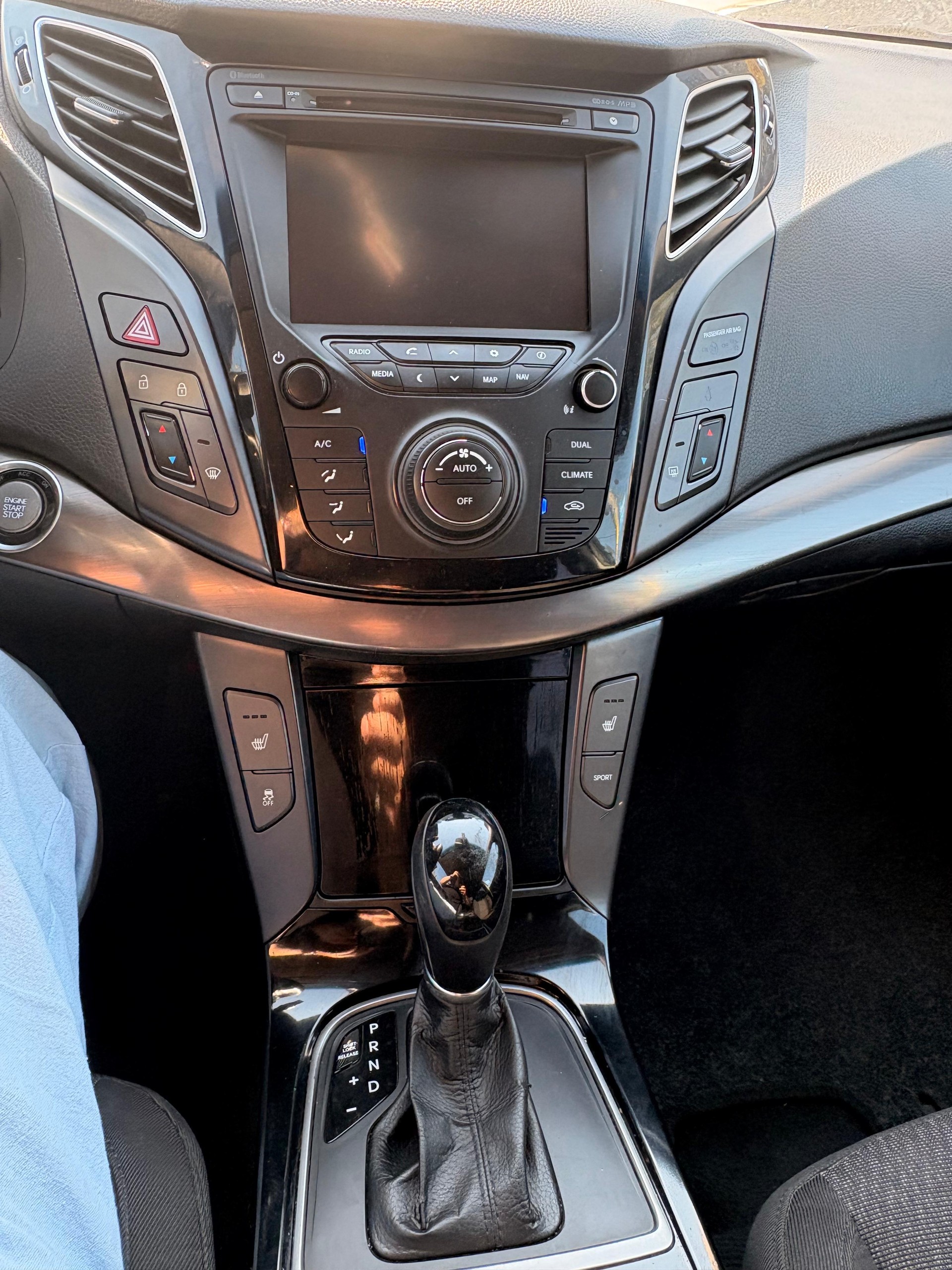 HYUNDAI i40 1.7 CRDI Premium Automatic-image-9