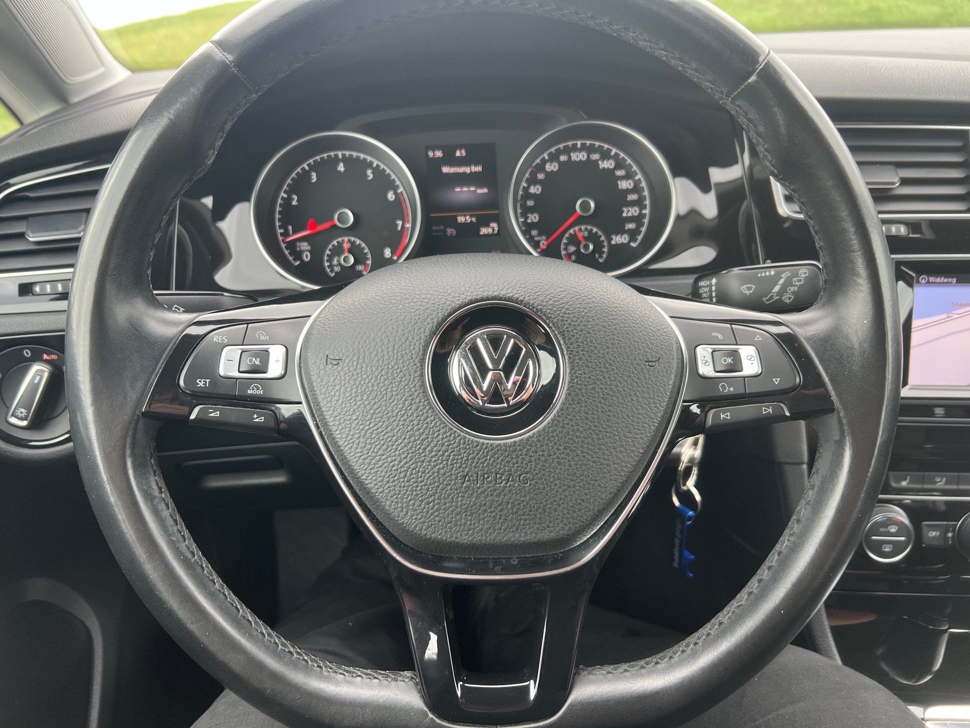 VW Golf 1.4 TSI Highline-image-12
