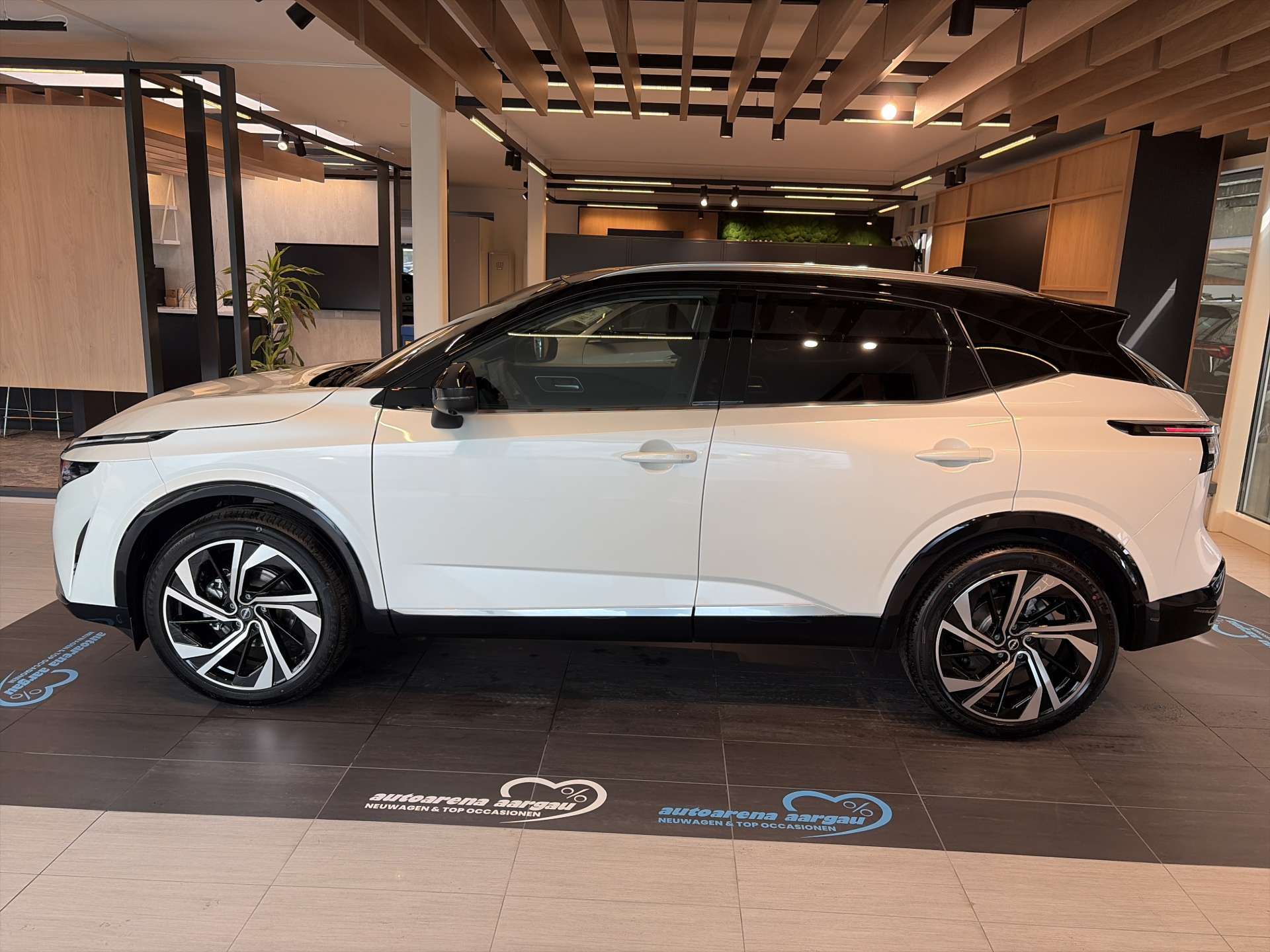 NISSAN Qashqai 1.3 DIG-T MHEV Tekna+ Xtronic-Automat-image-11