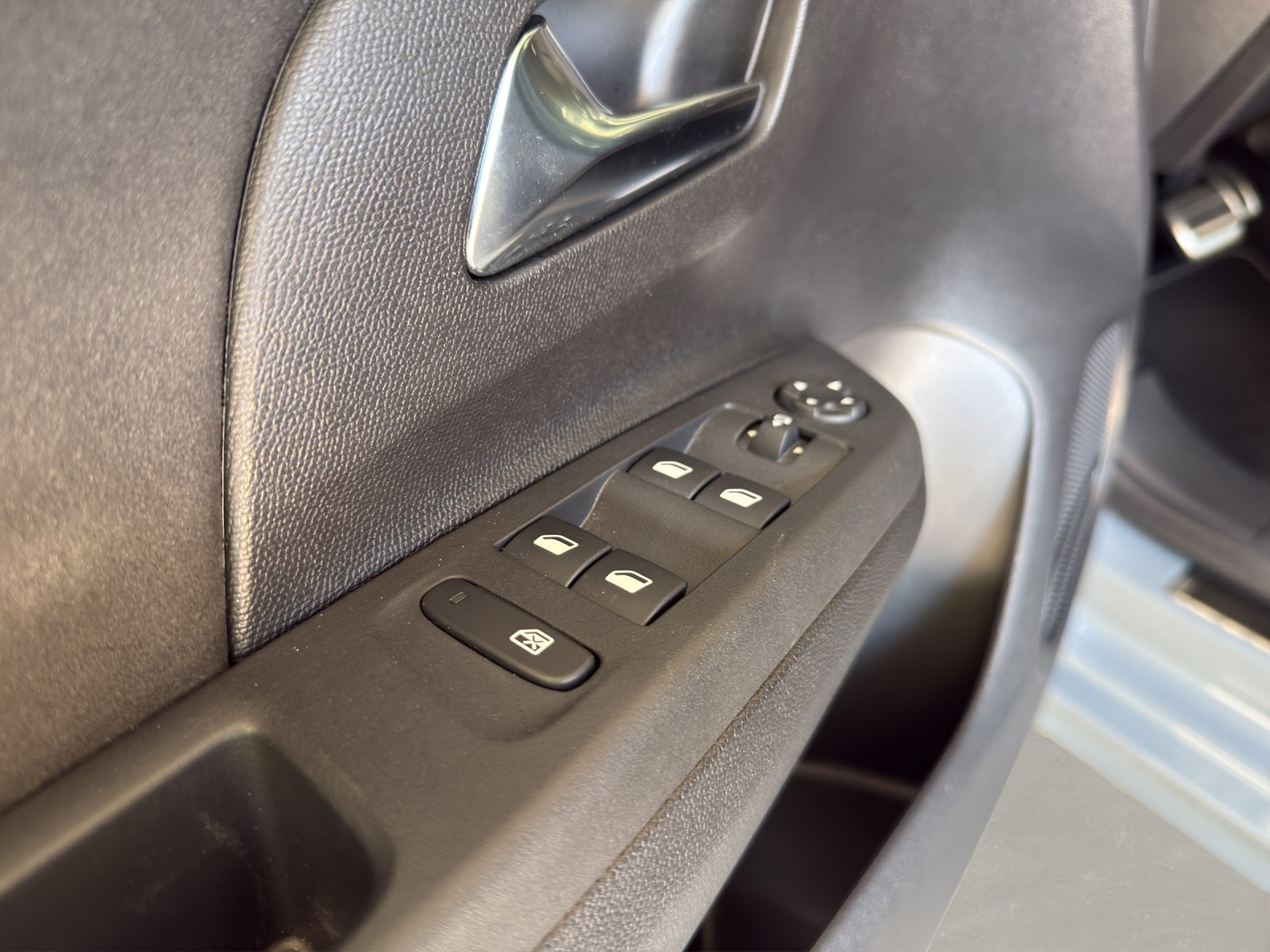 OPEL Corsa F GS Electric-image-15