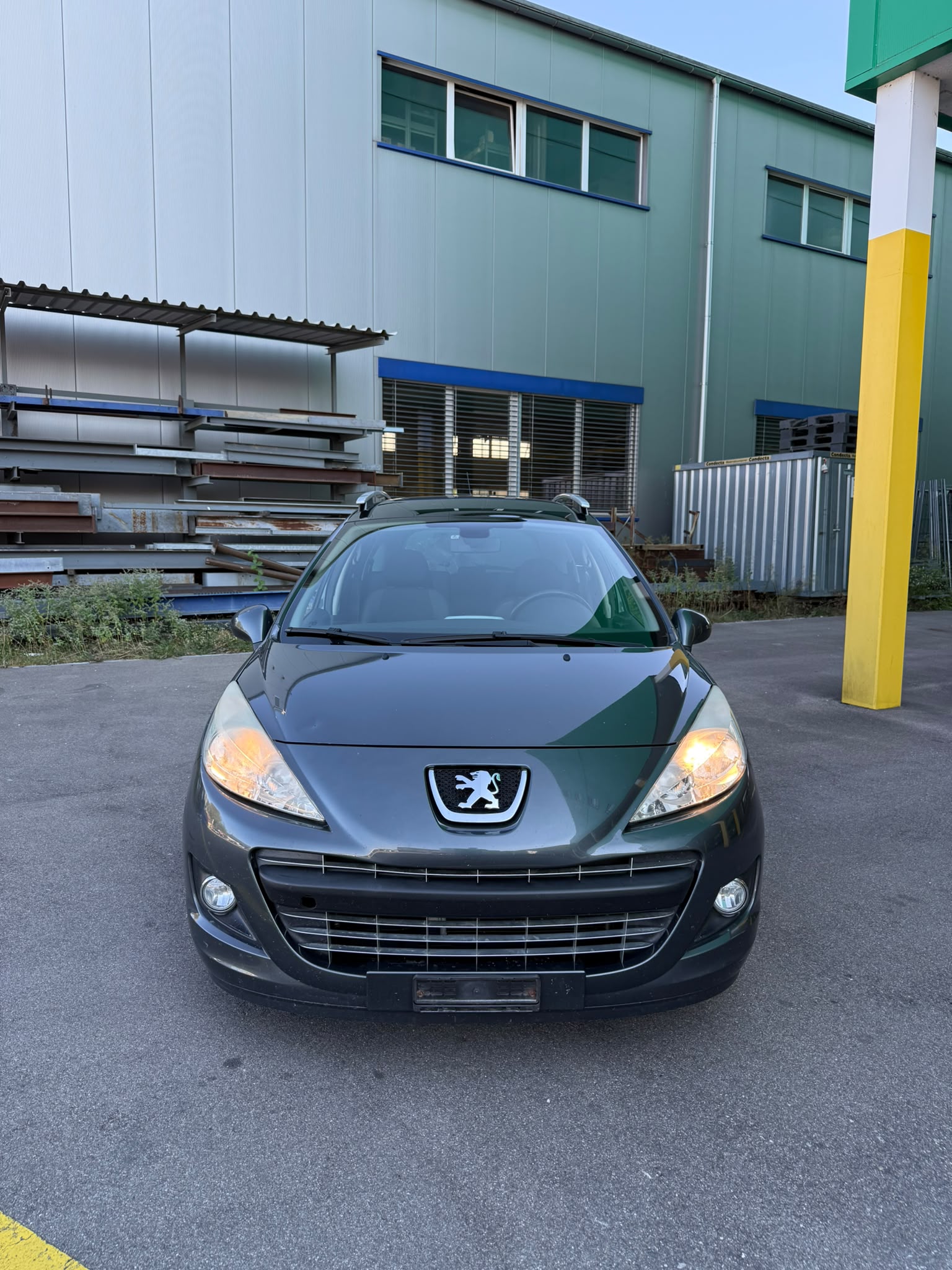 PEUGEOT 207 SW 1.6 16V Active-image-1