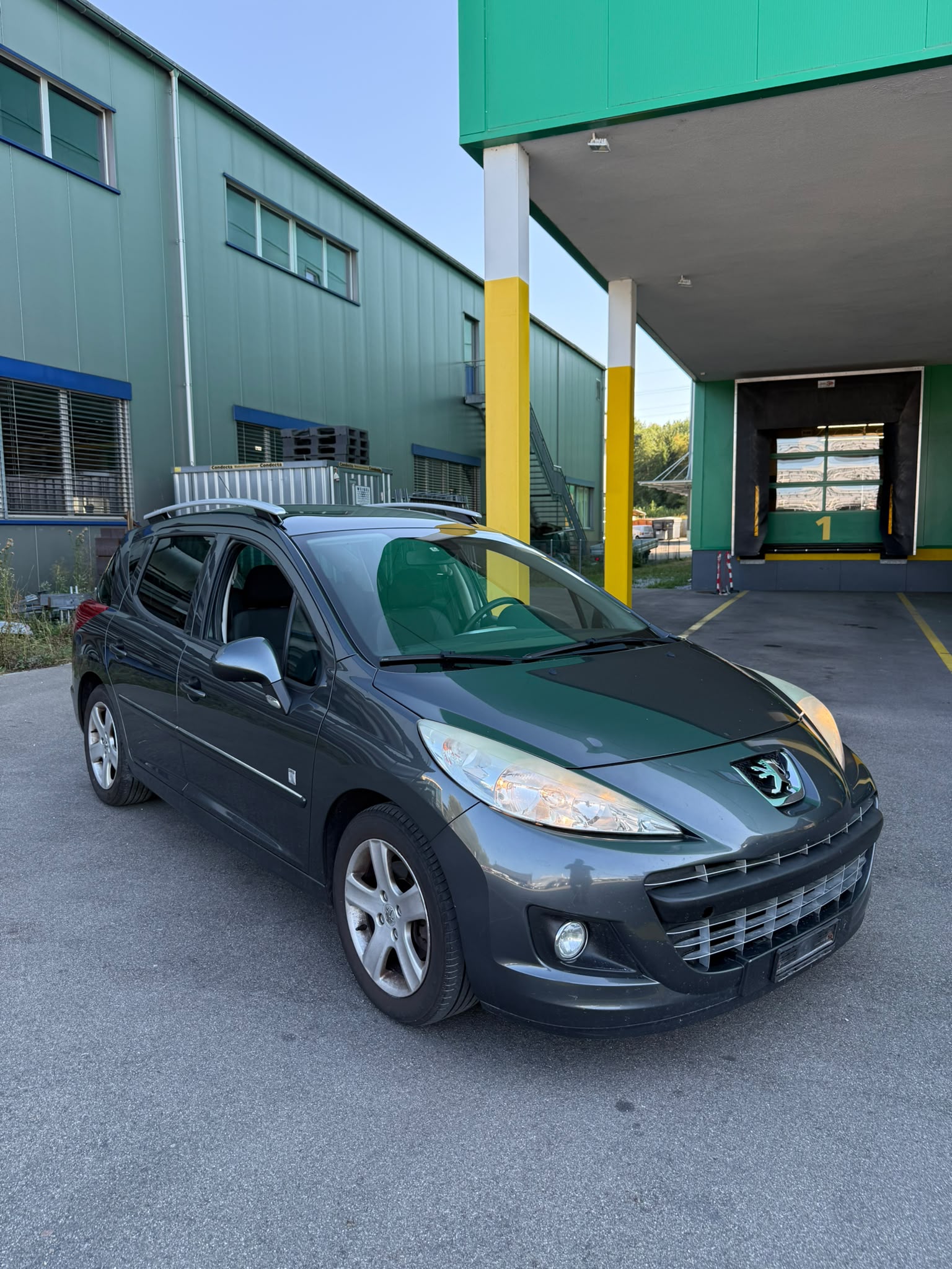 PEUGEOT 207 SW 1.6 16V Active-image-0