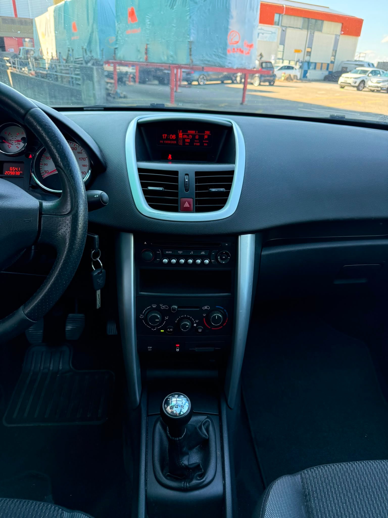 PEUGEOT 207 SW 1.6 16V Active-image-11