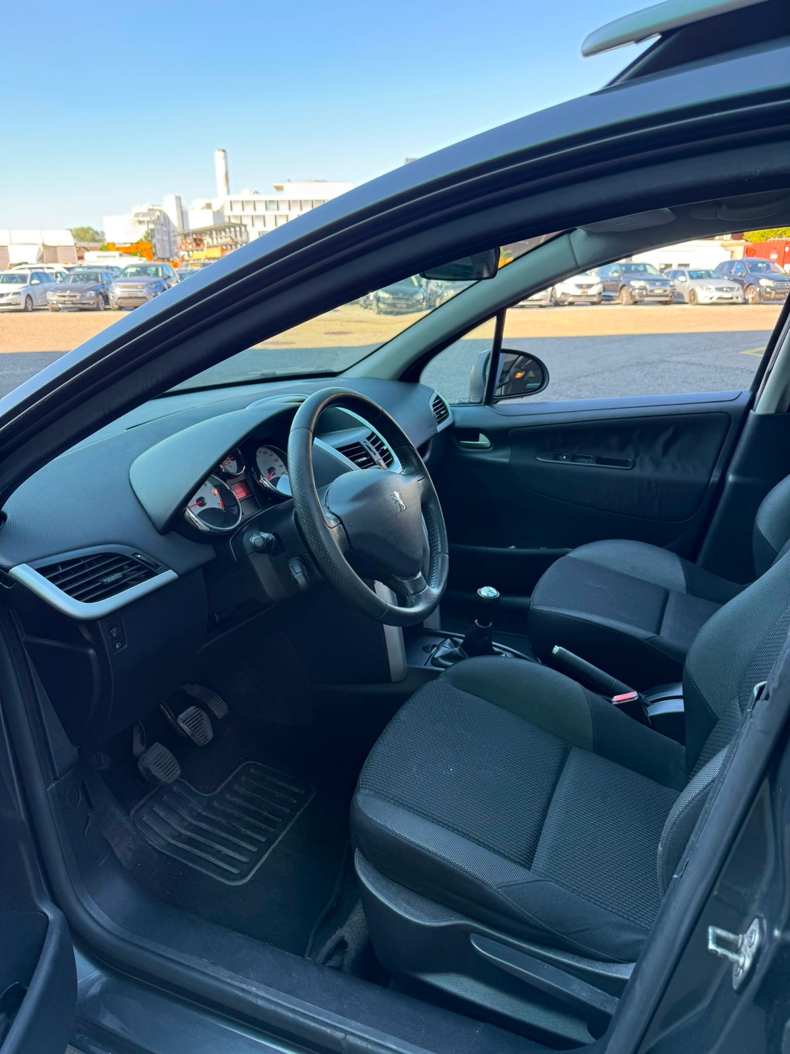 PEUGEOT 207 SW 1.6 16V Active-image-9