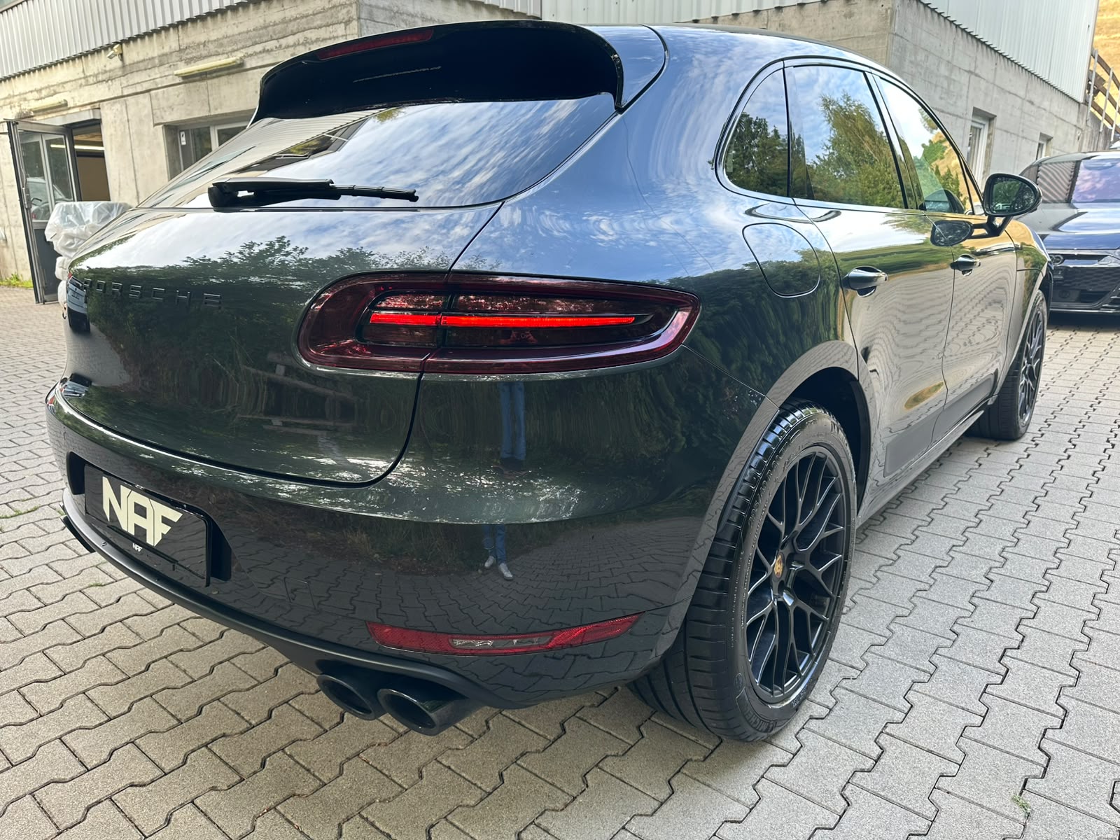 PORSCHE Macan GTS PDK-image-4