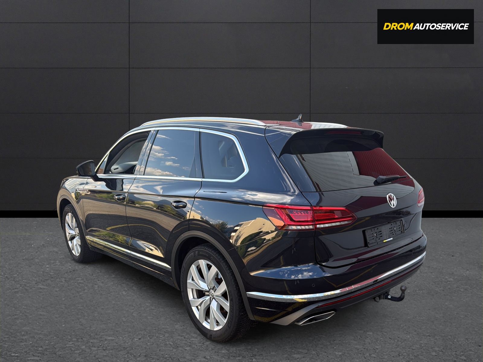 VW Touareg 3.0 TDI Elegance Tiptronic-image-4