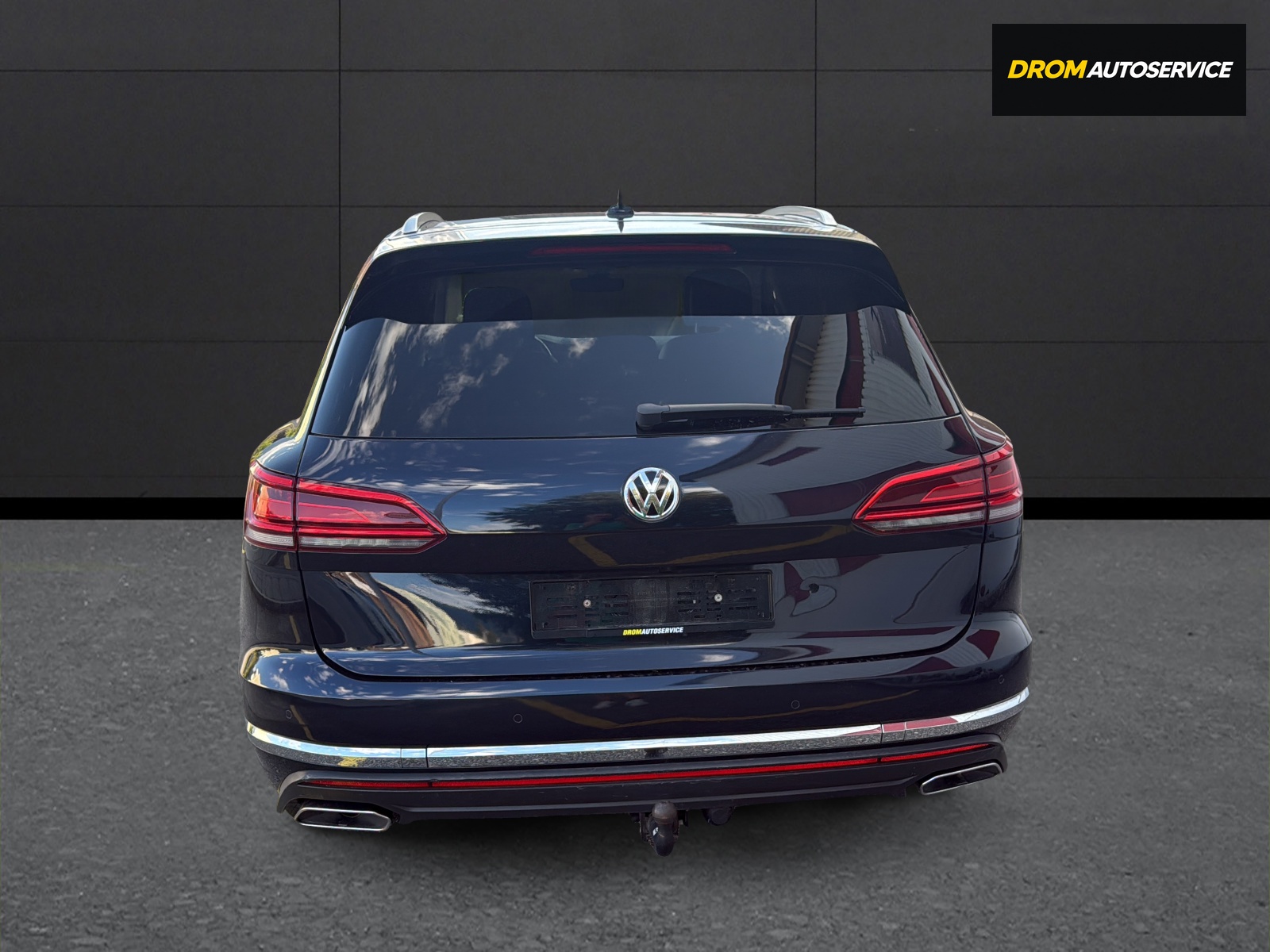 VW Touareg 3.0 TDI Elegance Tiptronic-image-3