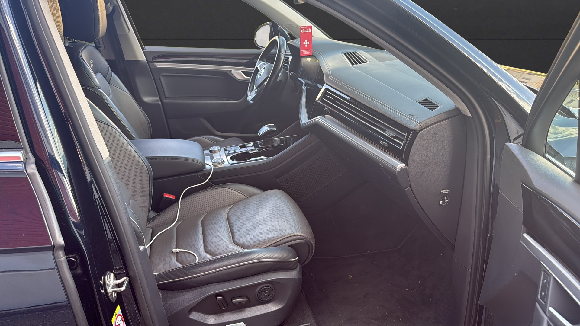 VW Touareg 3.0 TDI Elegance Tiptronic-image-8