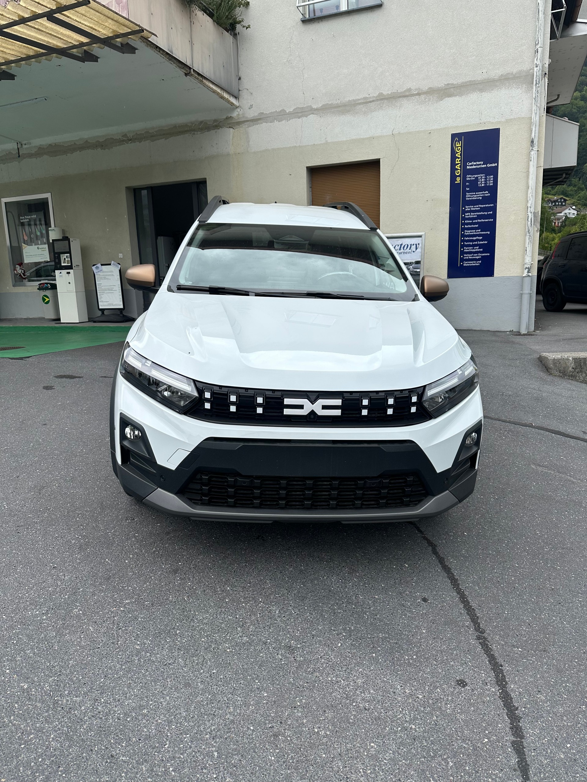 DACIA Jogger HEV 155 Extreme-image-1